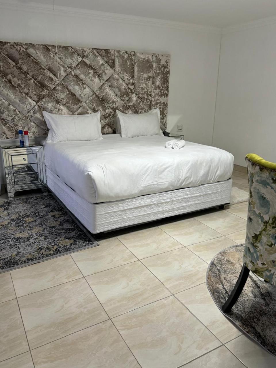 Superior King Room - Photo 6
