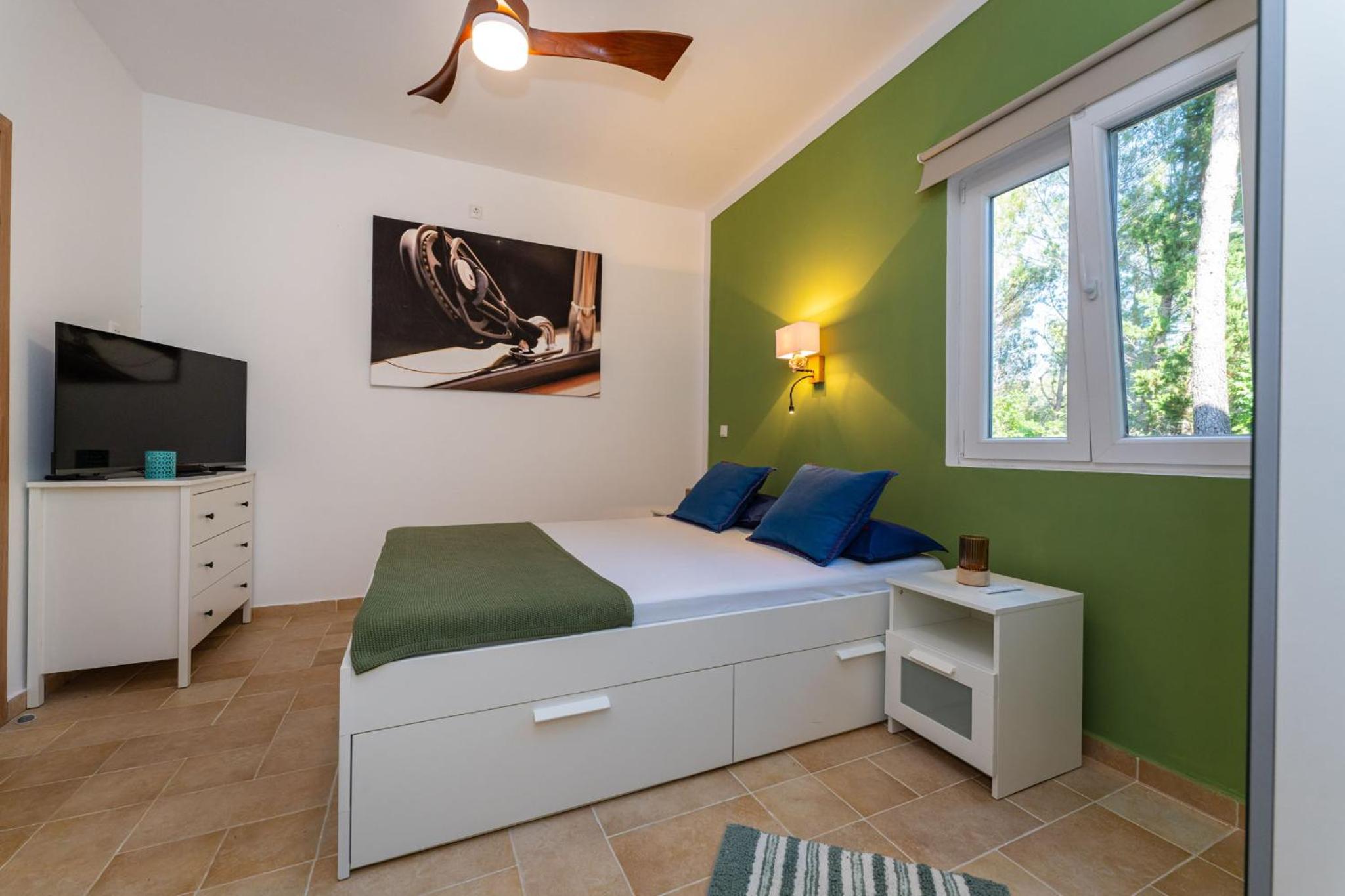 Apartment with Garden View