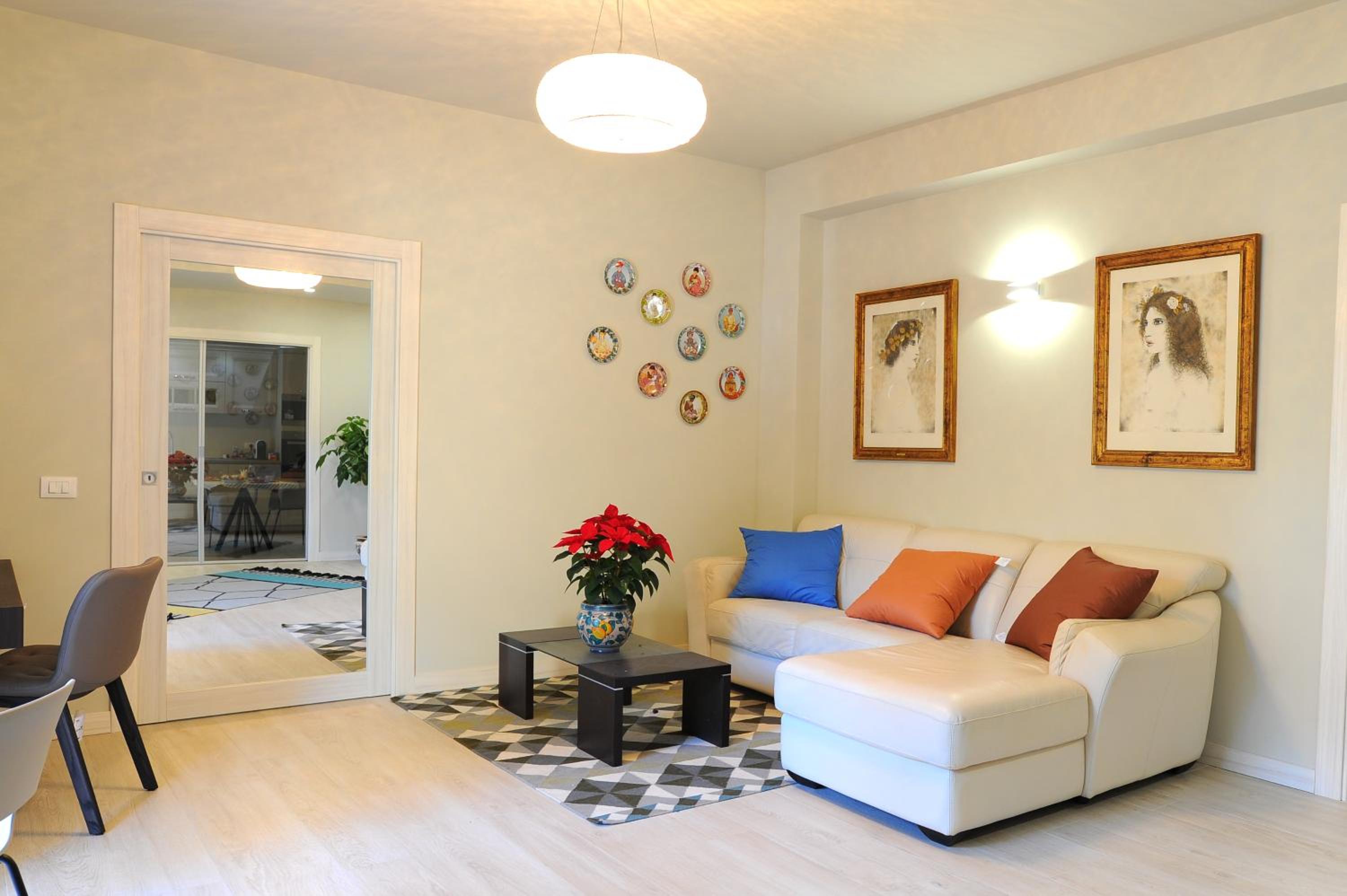King Room with Balcony - Photo 1
