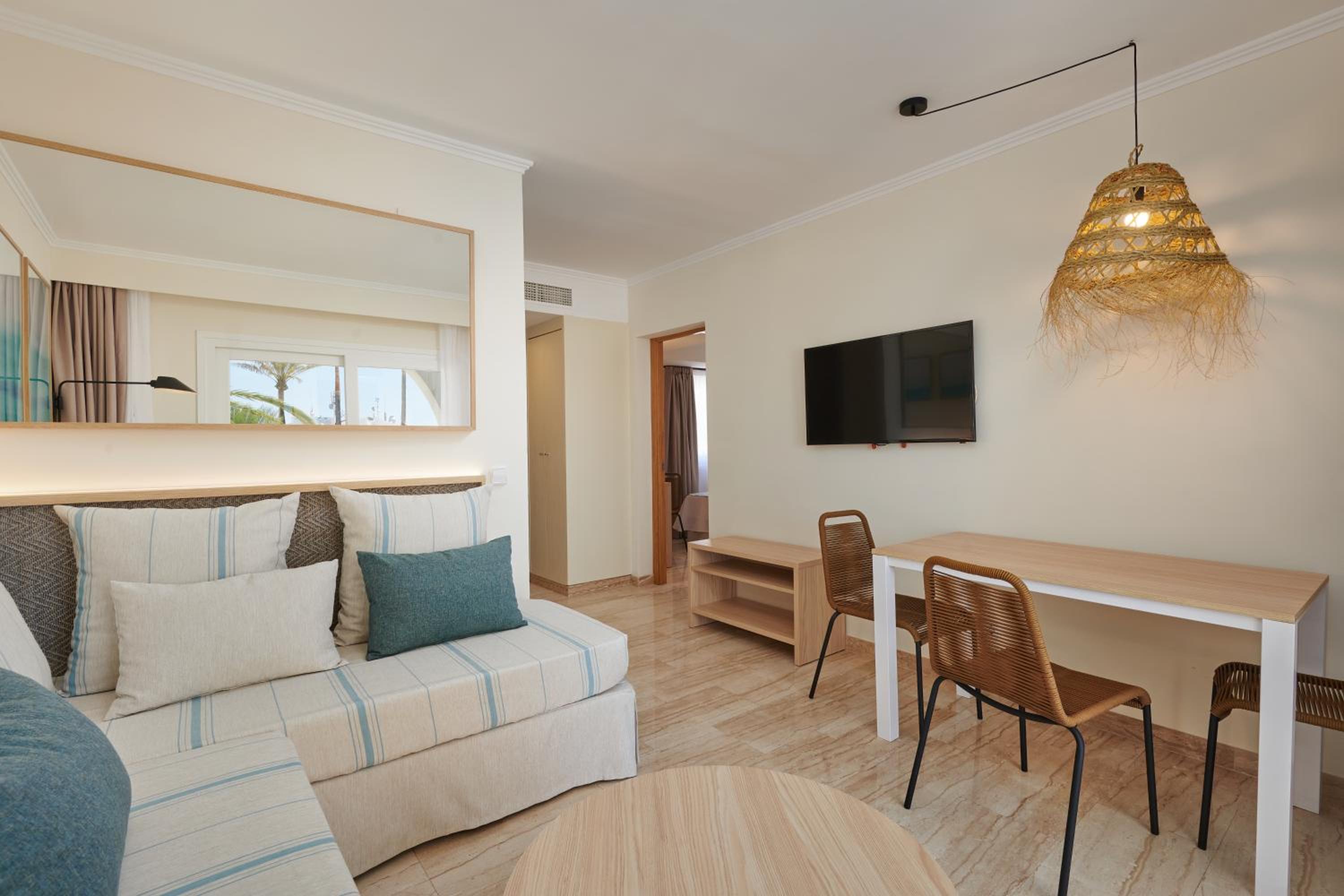 Two-Bedroom Apartment (2 Adults + 2 Children) - Photo 1