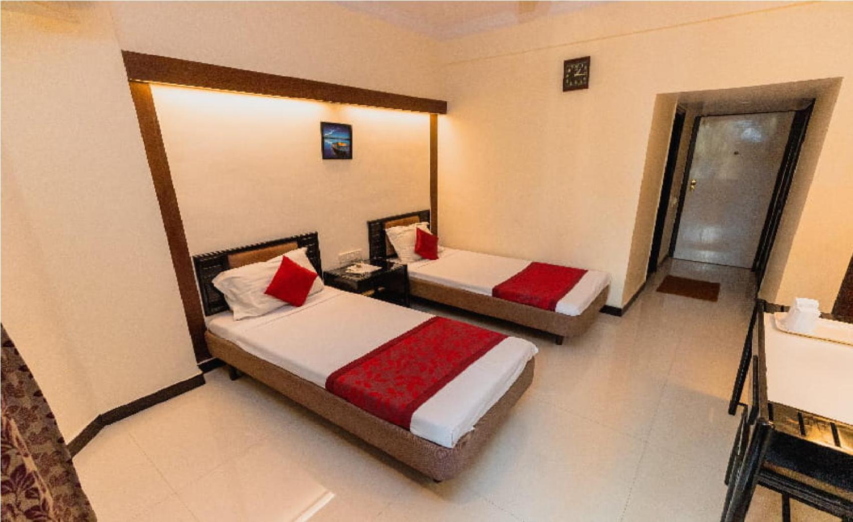 Deluxe Room - Photo 4