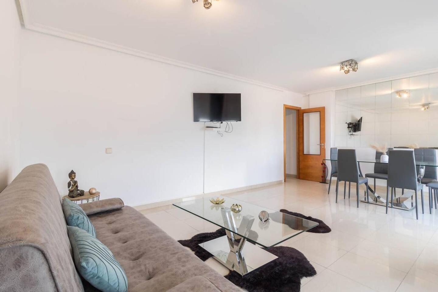 Apartamento de tres habitaciones con vista