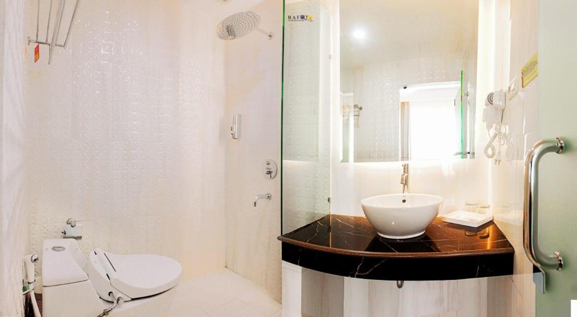 Large Double Room - Photo 3