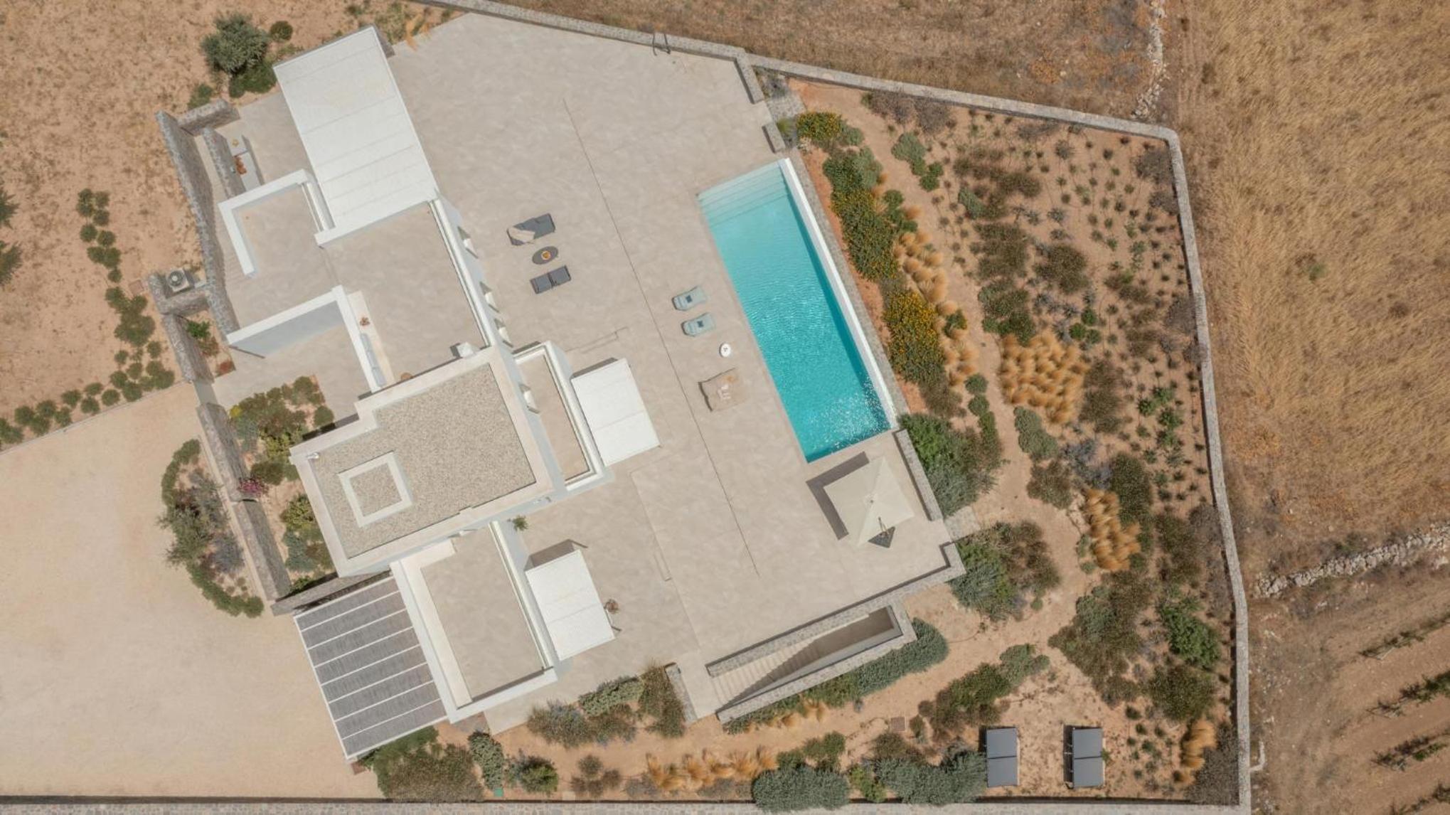 Villa With Private Pool photo 2