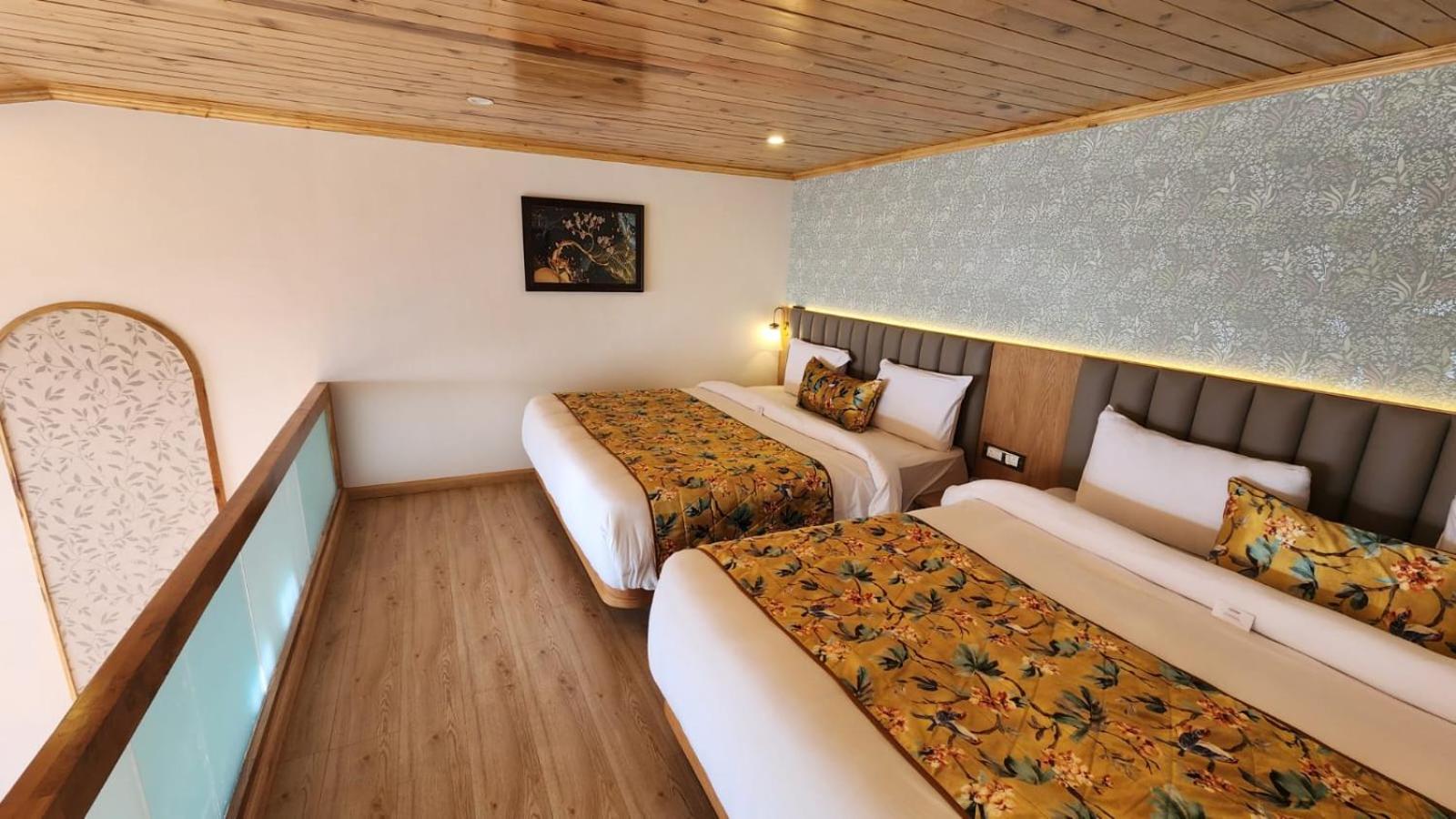 Family Penthouse view with jacuzzi and Balcony photo 2