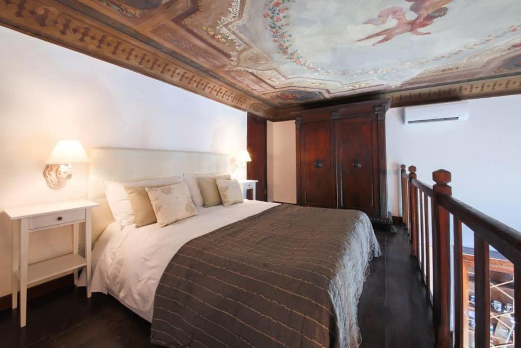 Three-Bedroom Deluxe Apartment