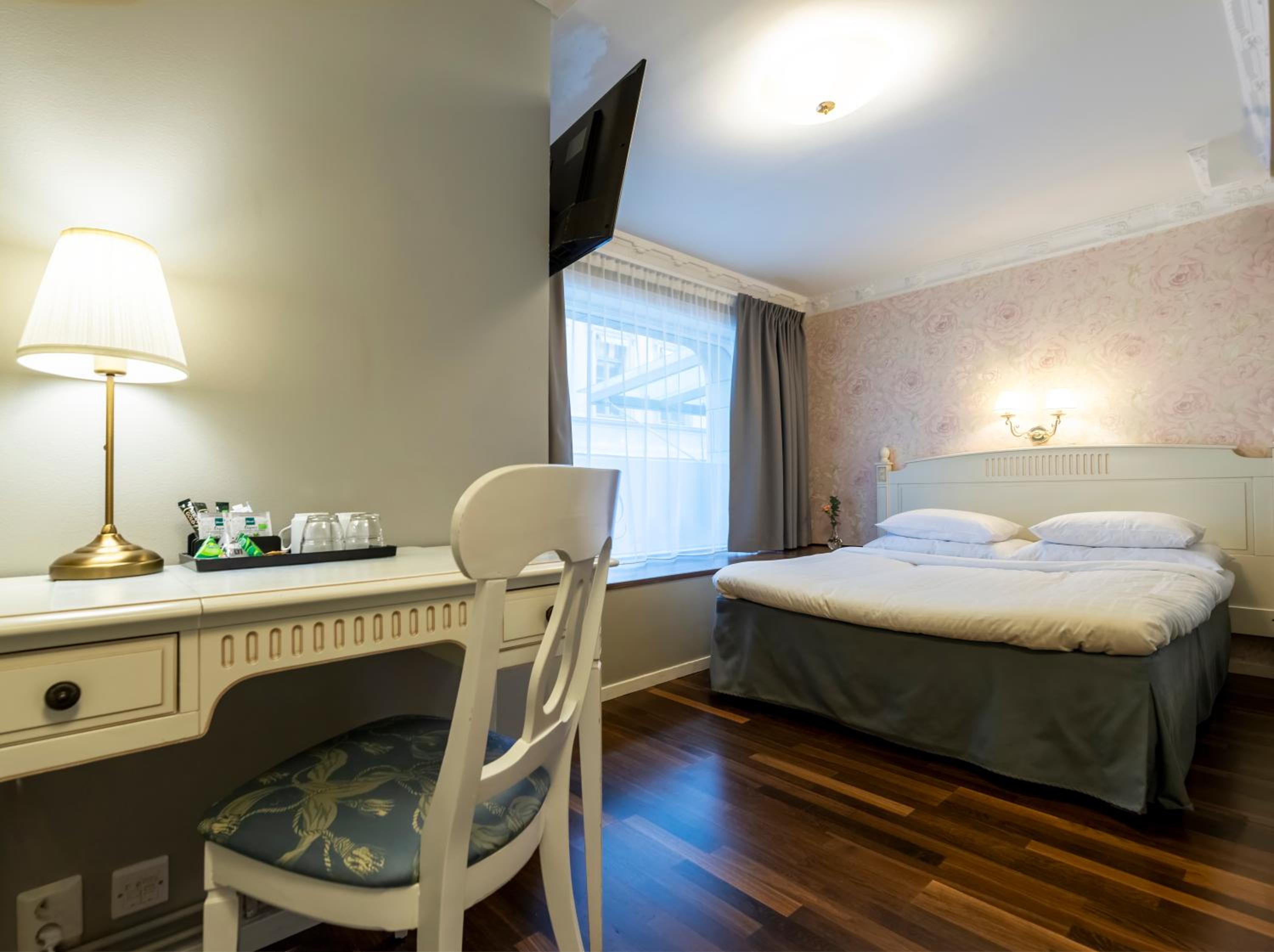 Standard Double Room - Photo 5