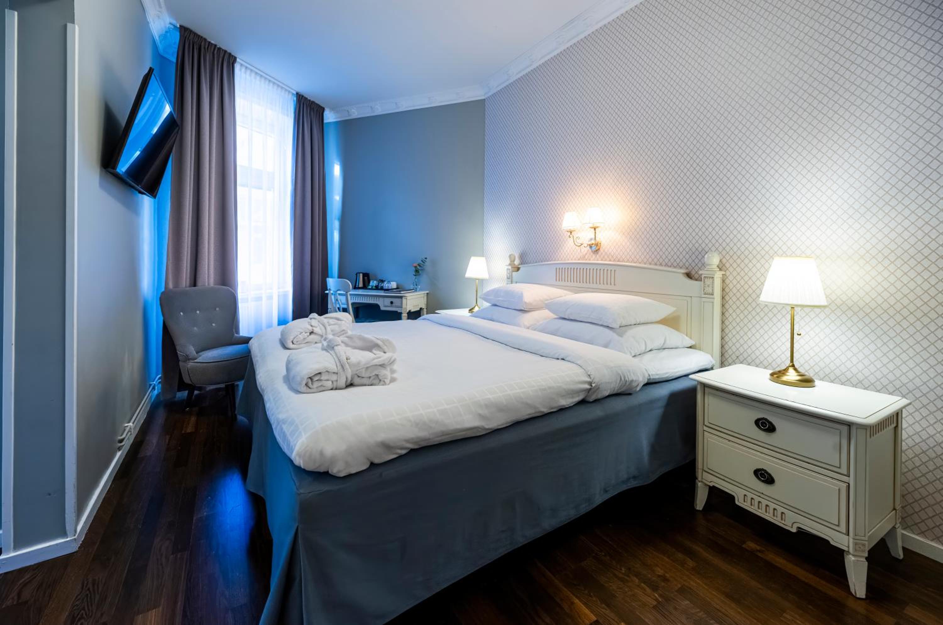 Superior King Room - Photo 5