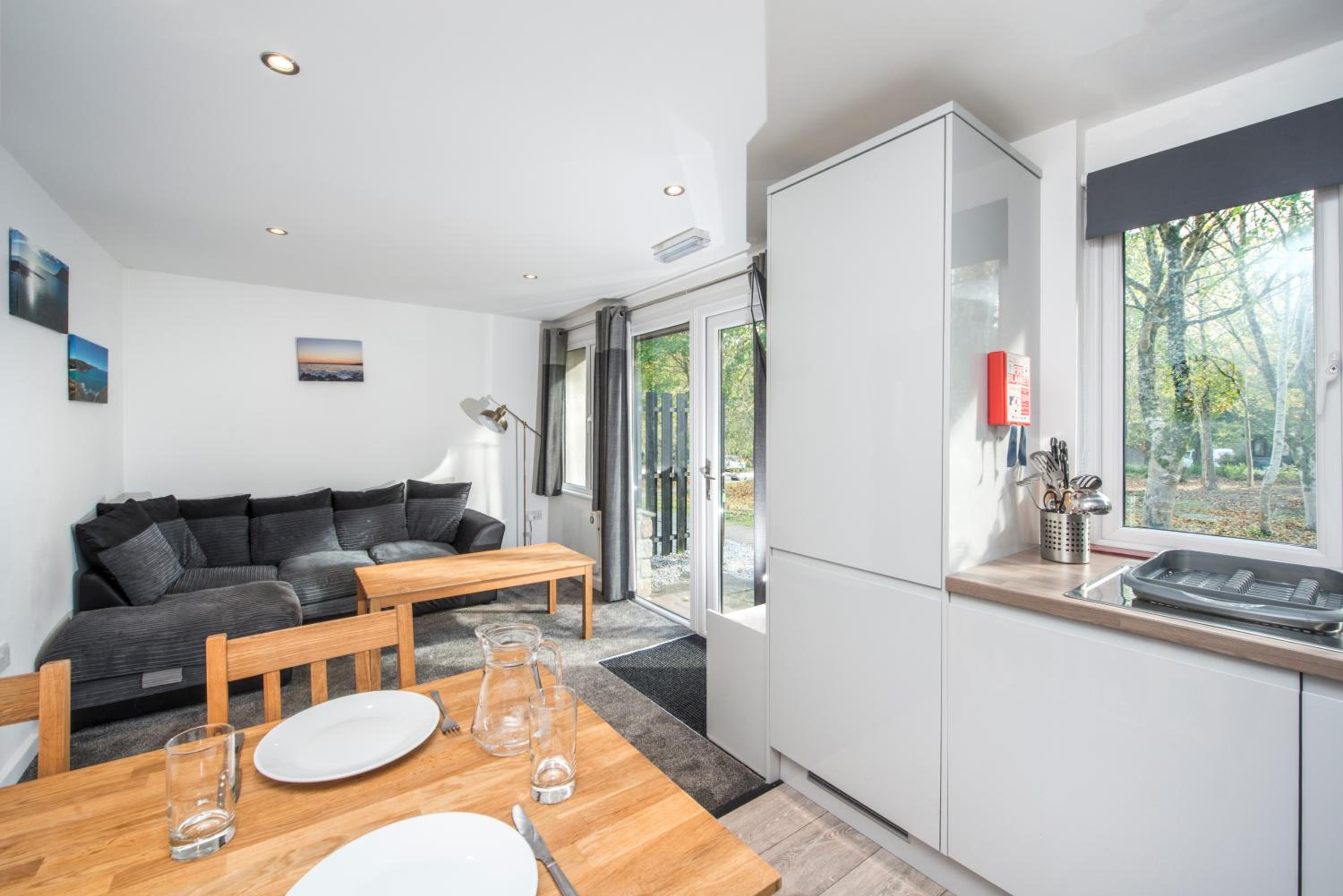 2 Bedroom Gold Detached Bungalow photo 3