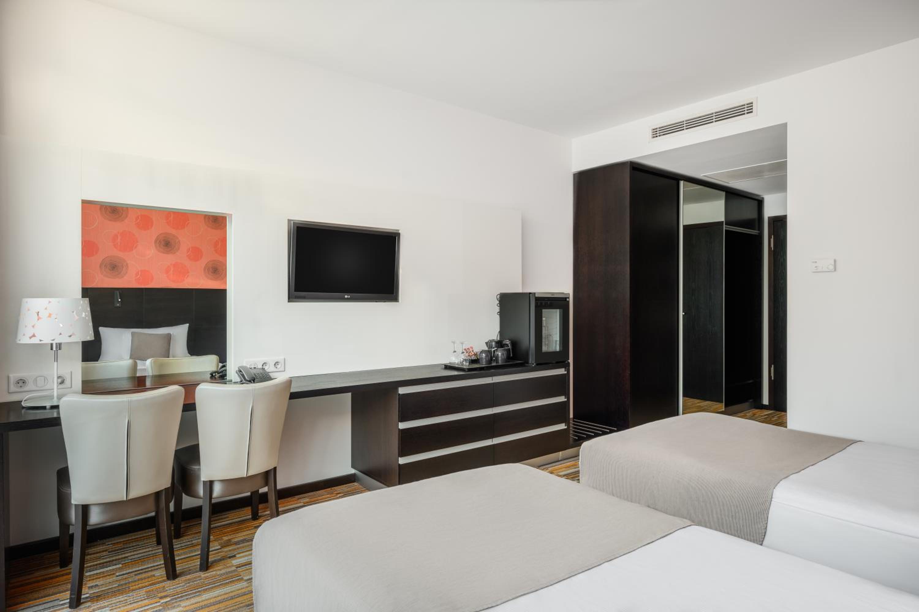 Double or Twin Room photo 1