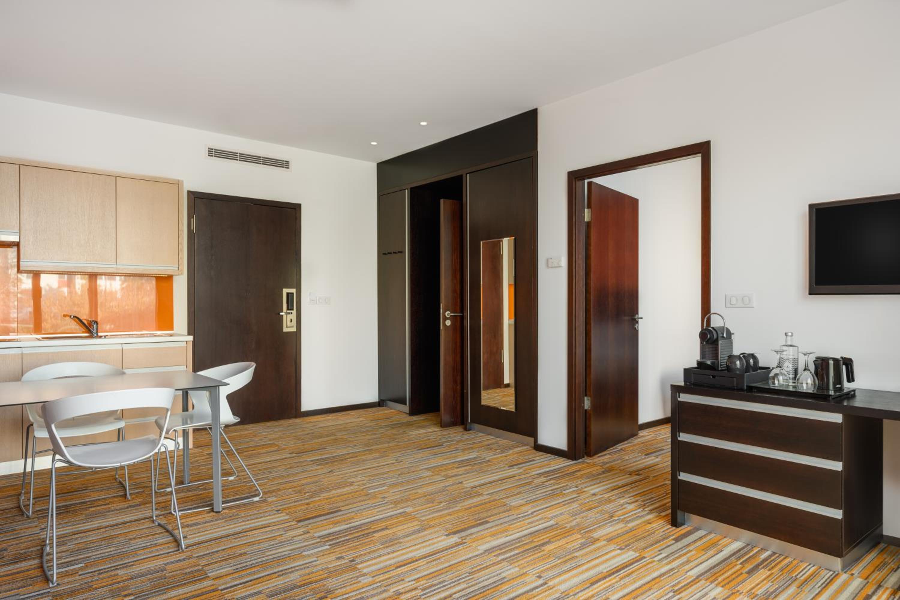 One-Bedroom Suite photo 1