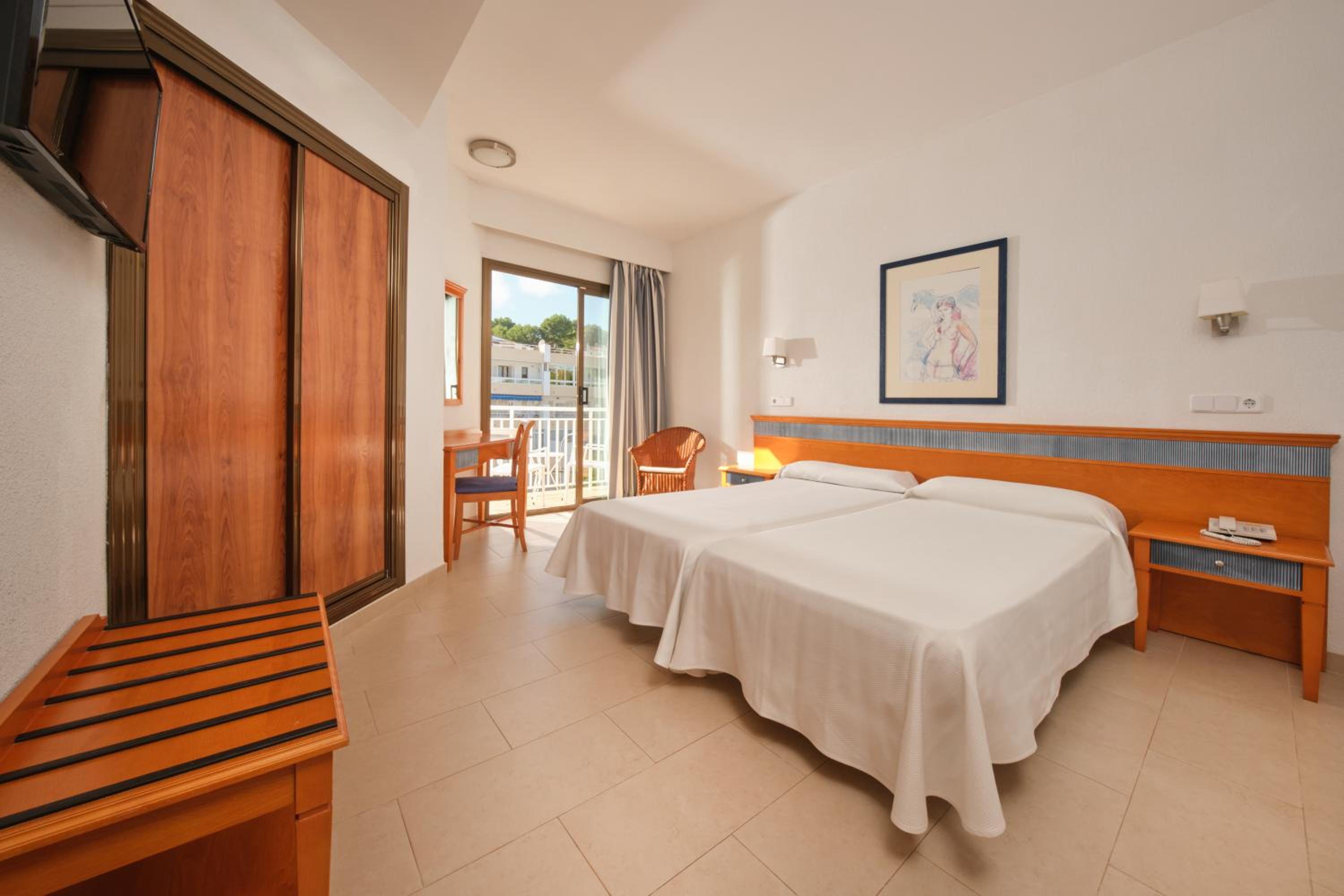 Twin Room with Balcony