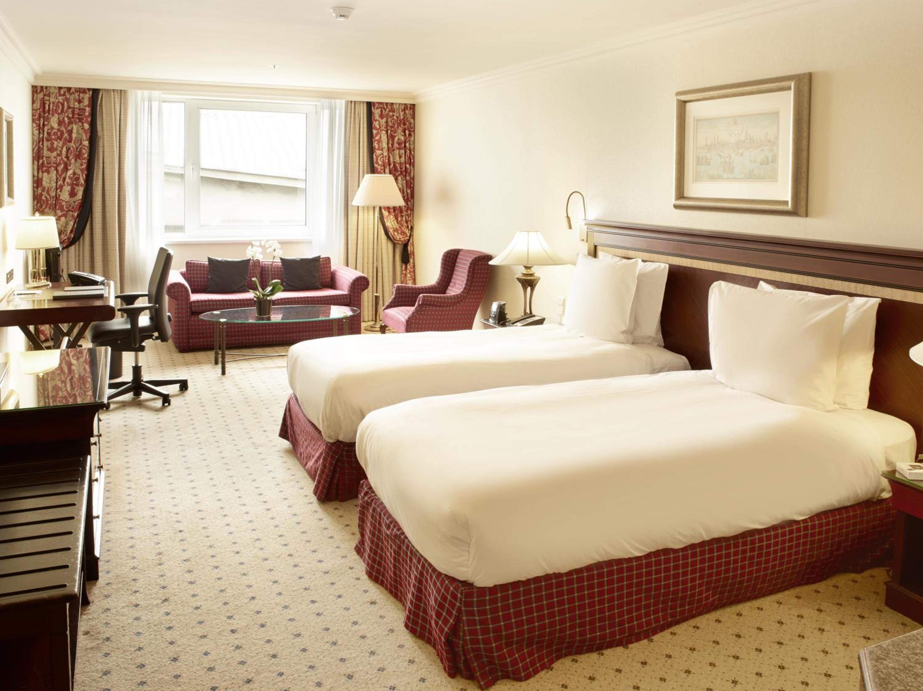 Executive Twin Room thumbnail 6