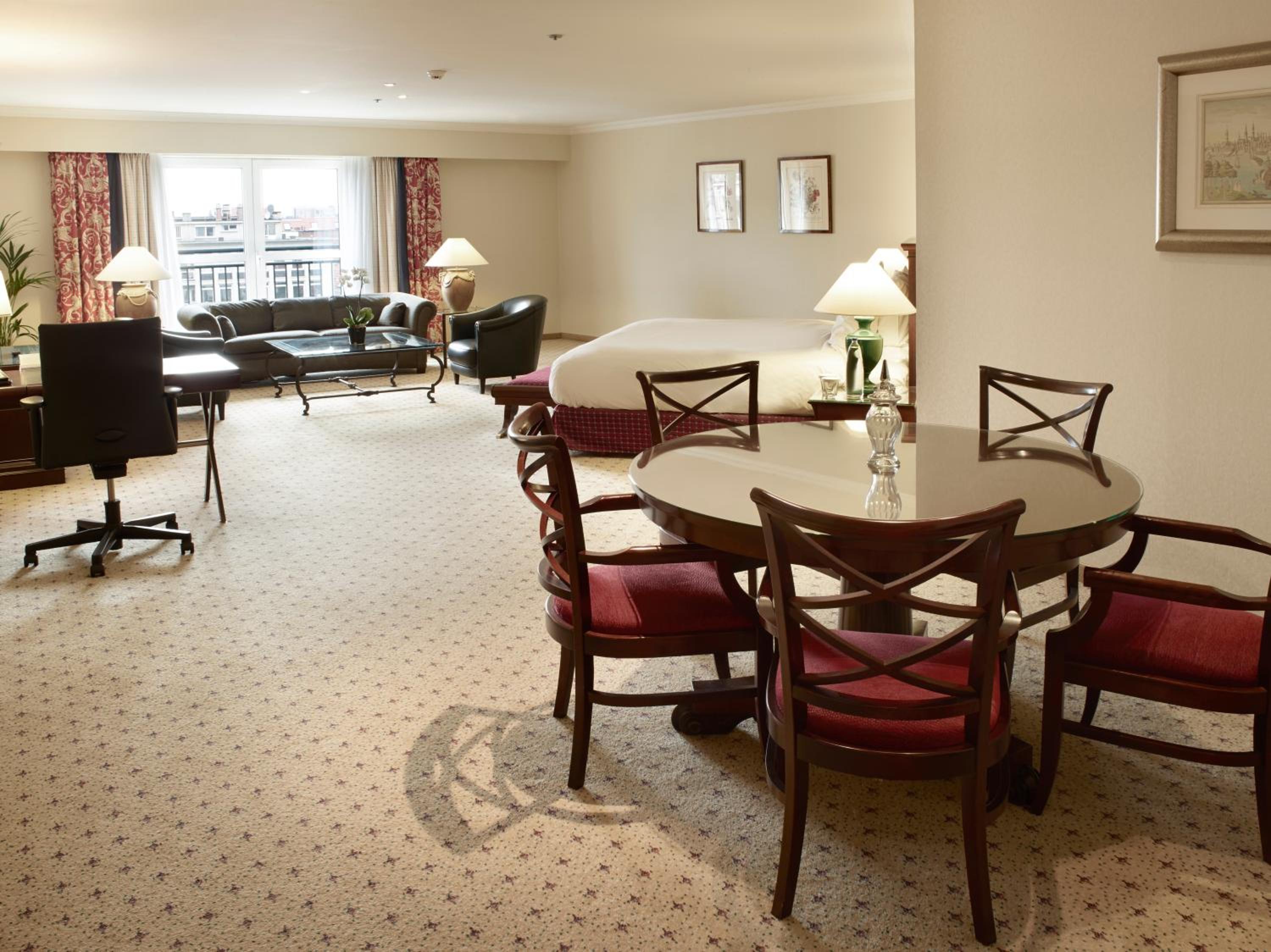 Ambassador King Suite