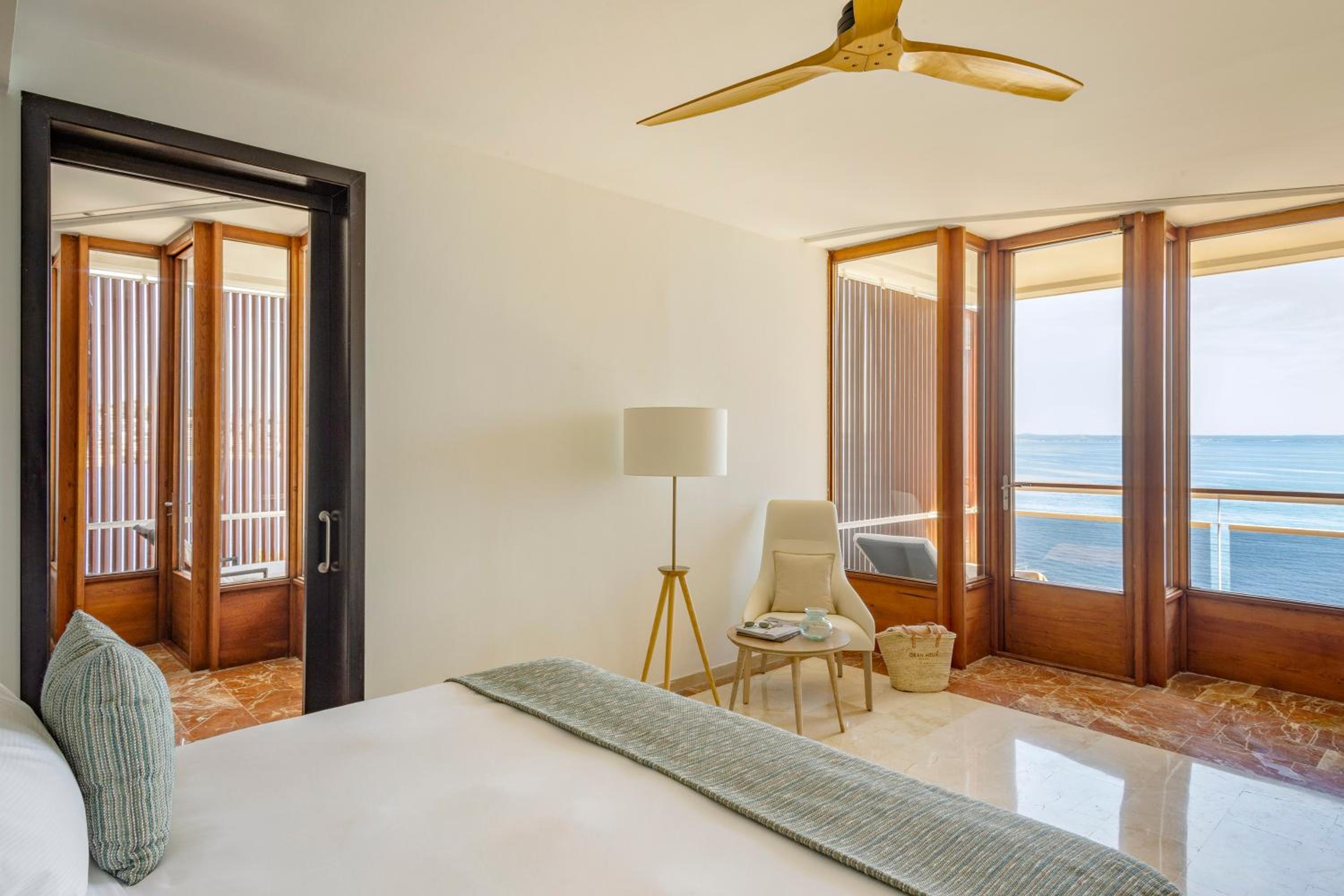 Royal Suite with Sea View thumbnail 5