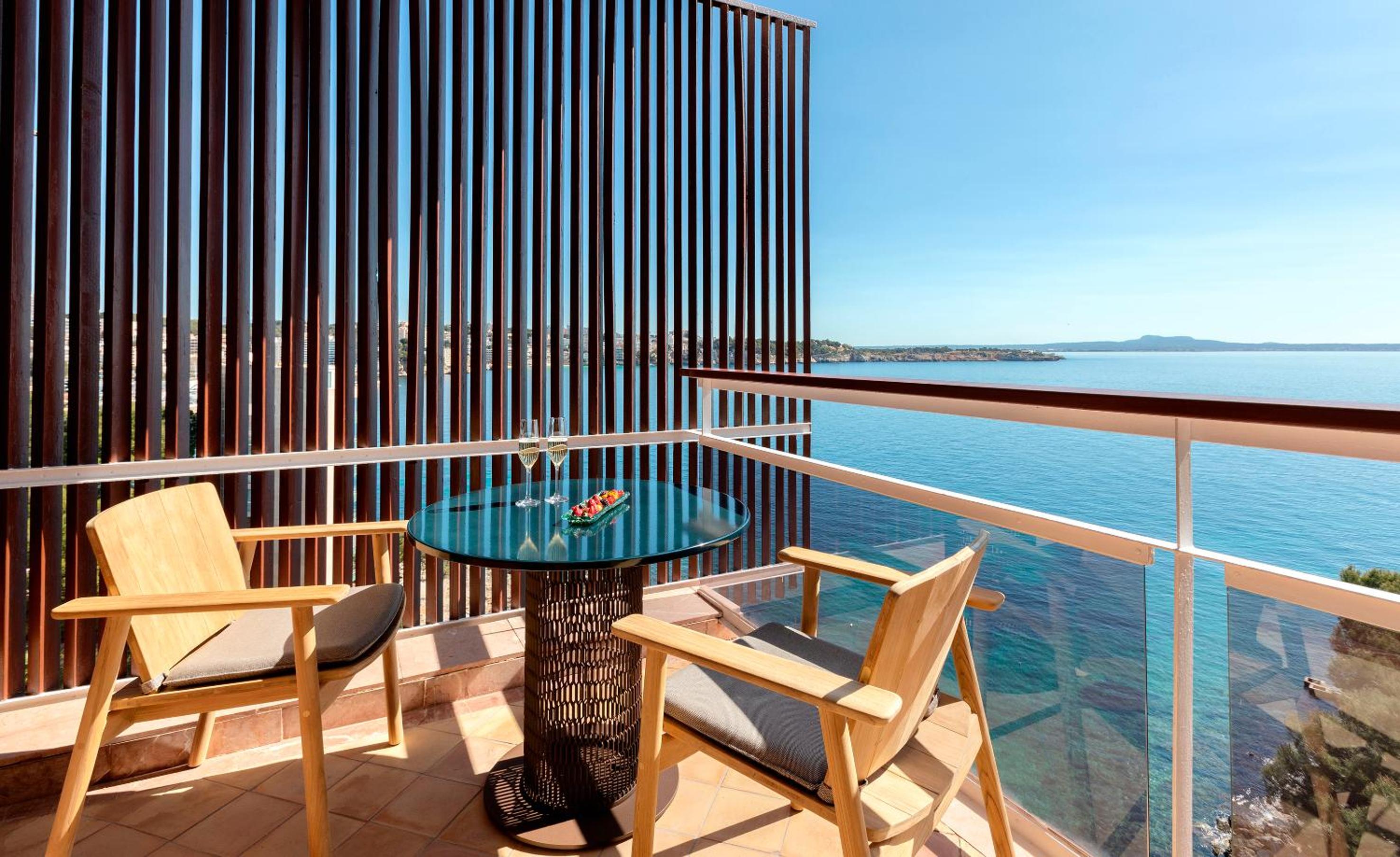 Master Suite with Sea View thumbnail 6