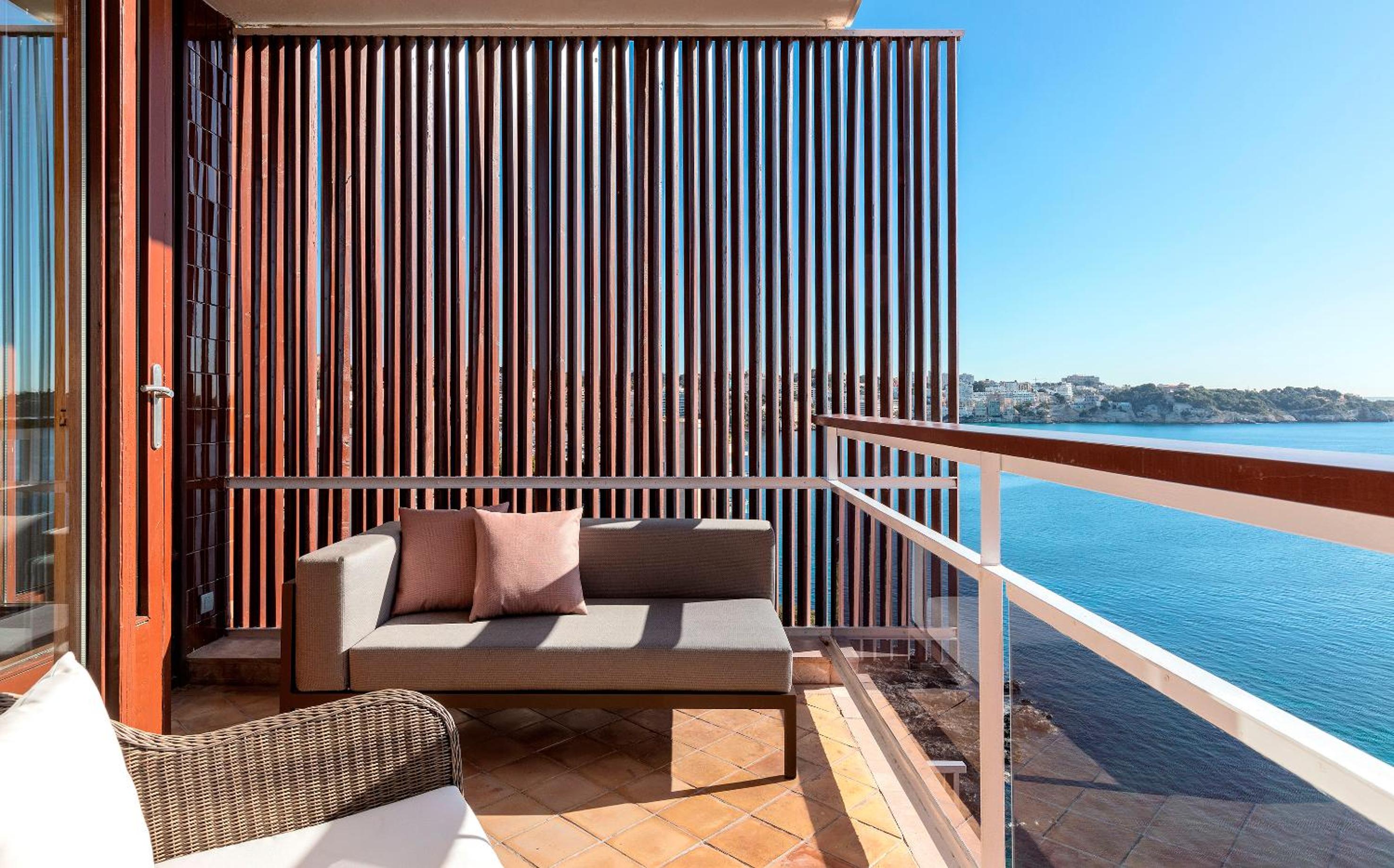 Master Suite with Sea View - Photo 9