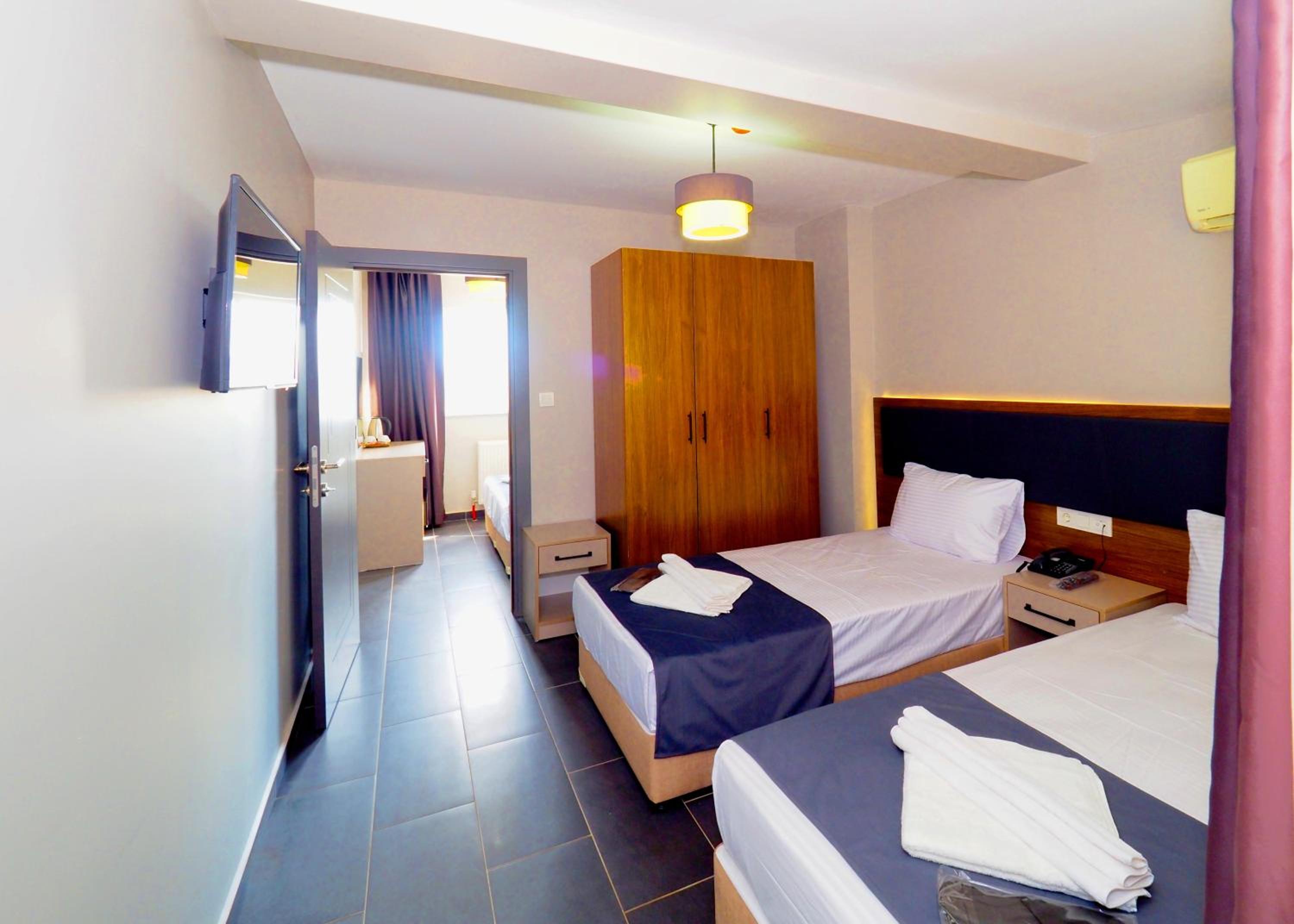 Family Suite with Balcony photo 3