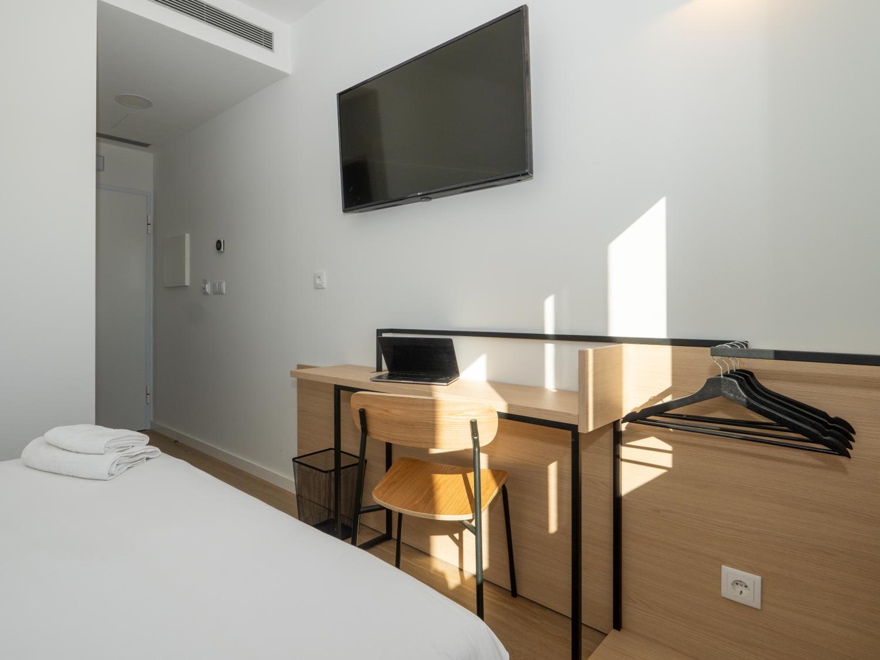 Double Room - Photo 2