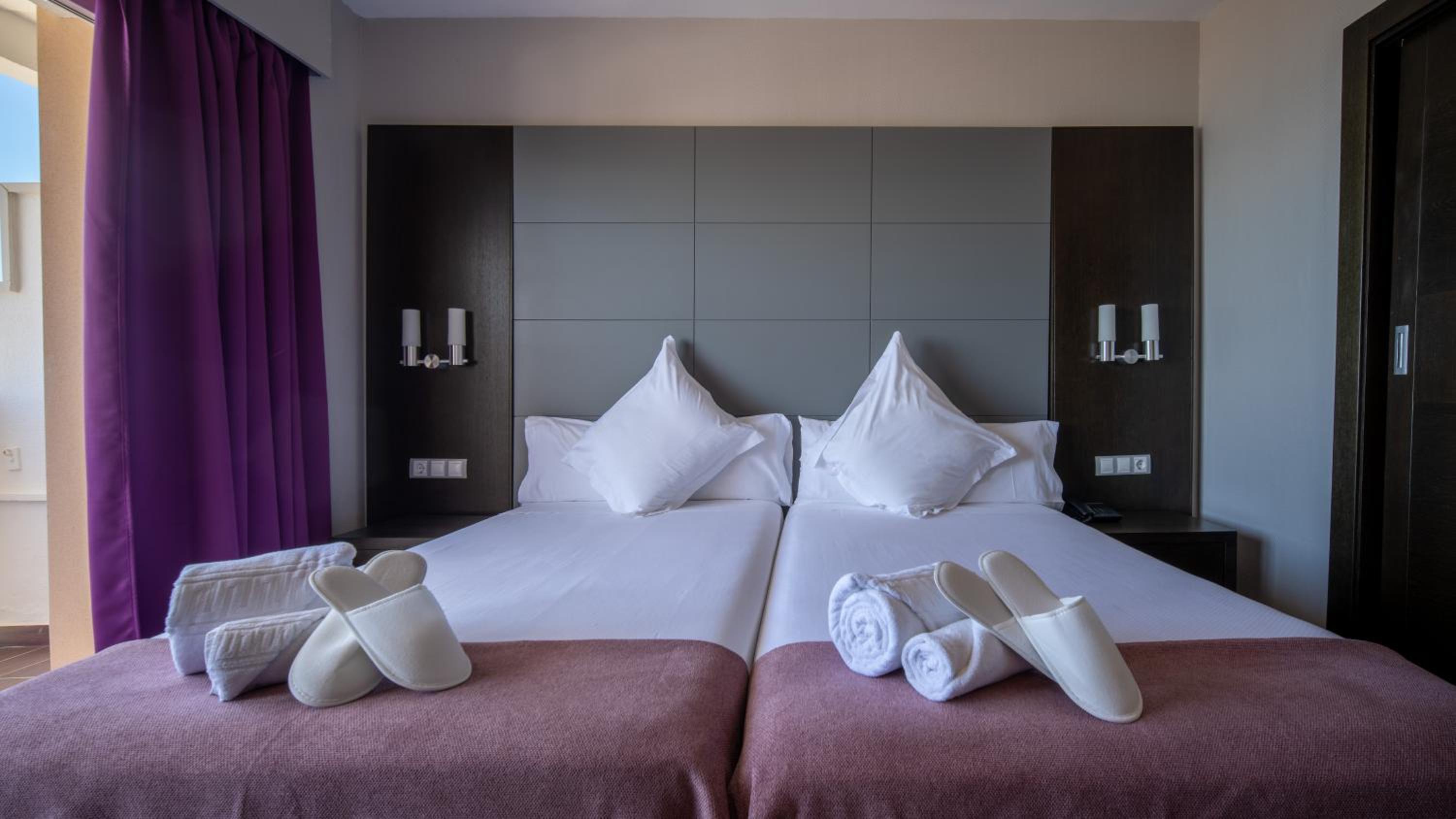 Superior Twin Room with Sea View photo 3