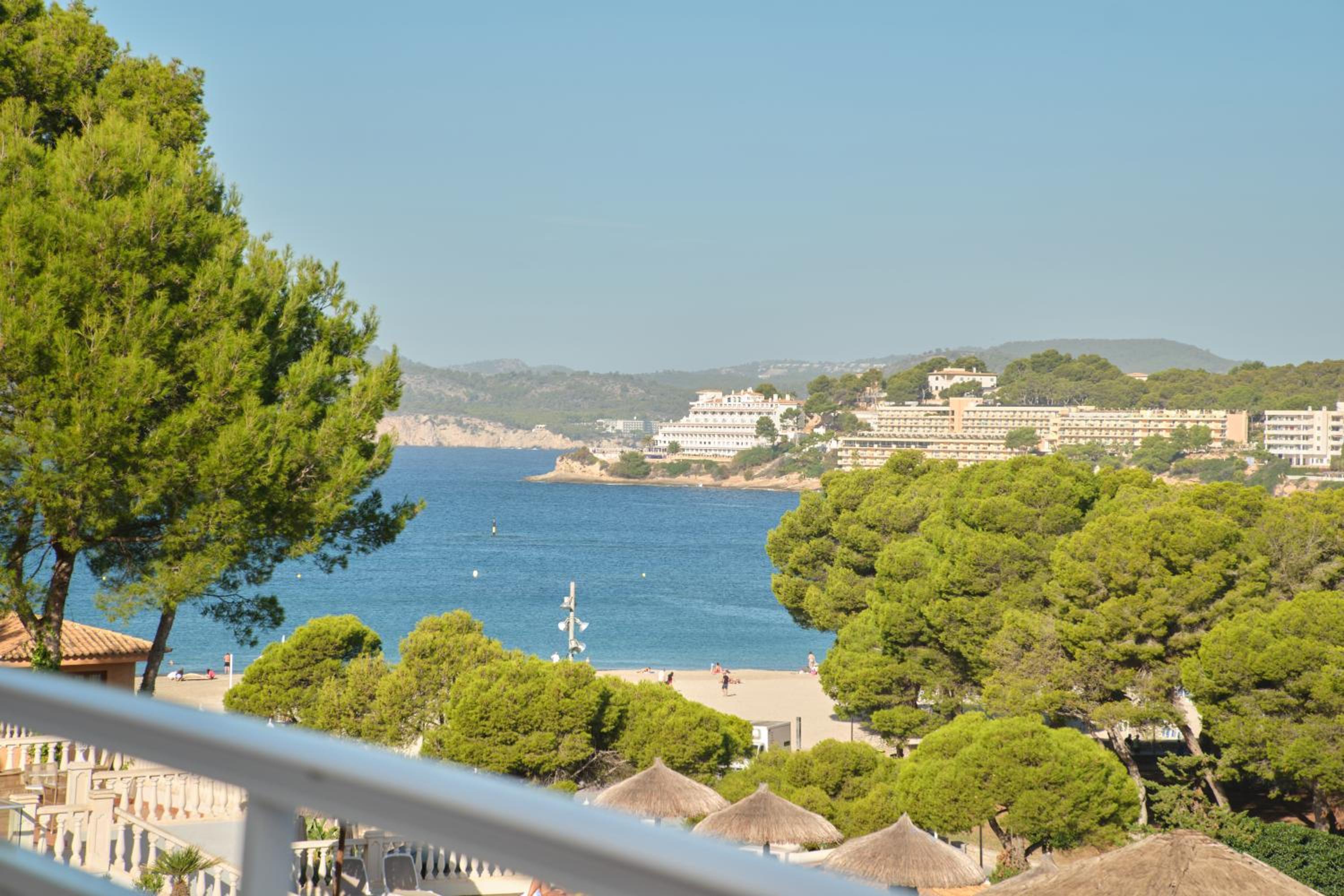 Double or Twin Room with Partial Sea View thumbnail 5