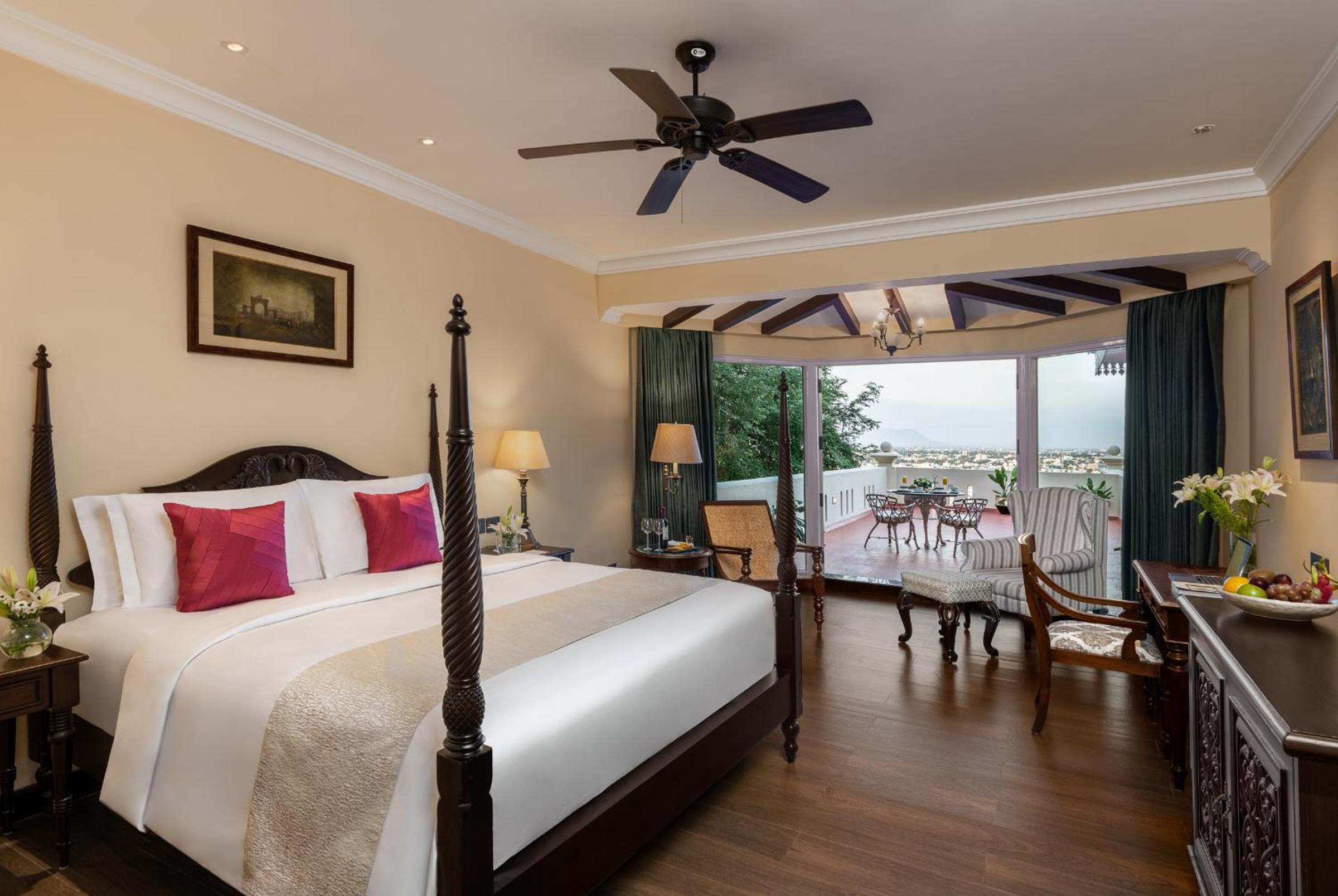 Standard Room King Bed