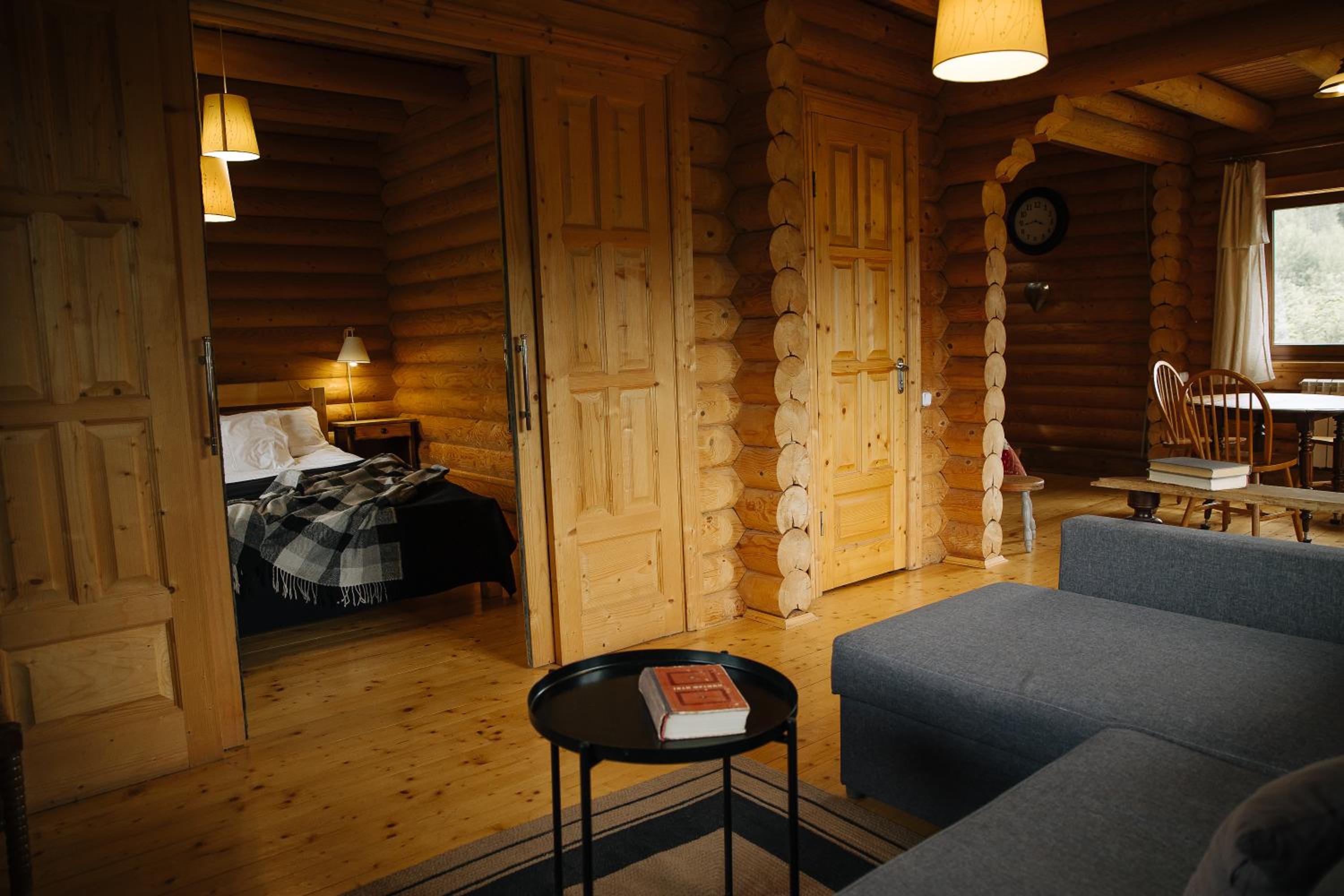 Three-Bedroom Apartment with Mountain View photo 1
