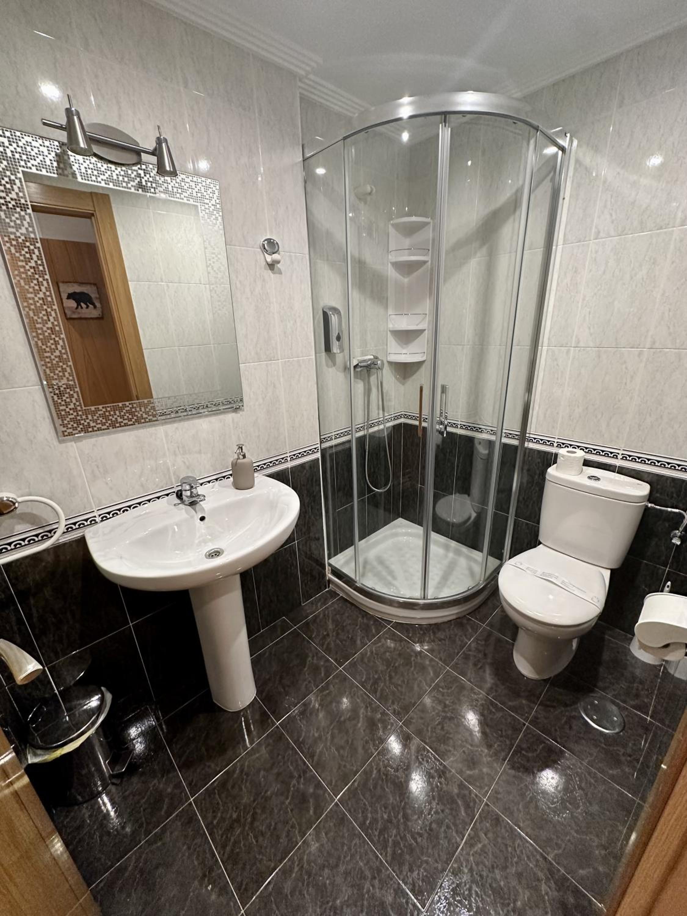 Double Room with Private Bathroom photo 2
