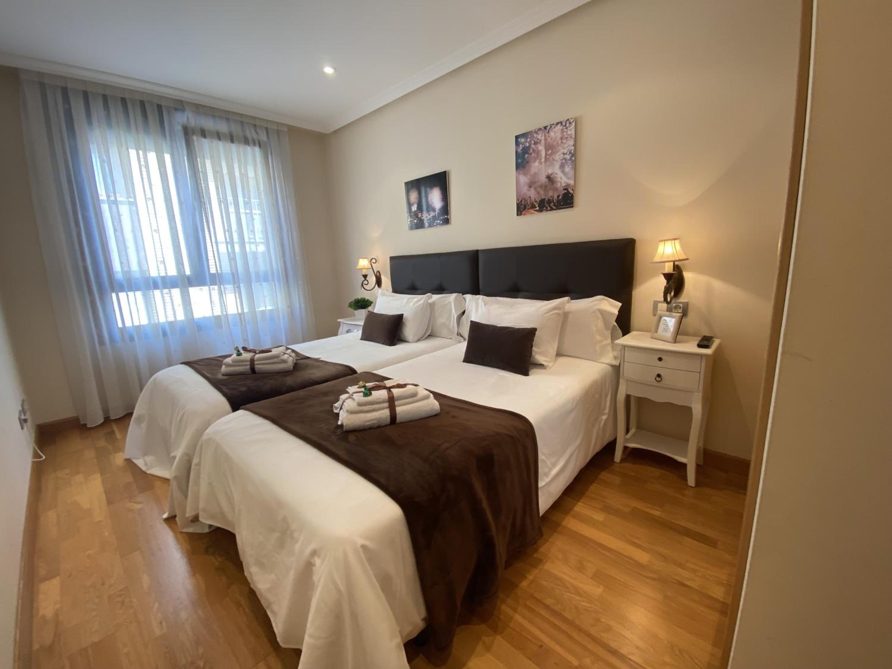 Standard Twin Room with Shared Bathroom photo 2