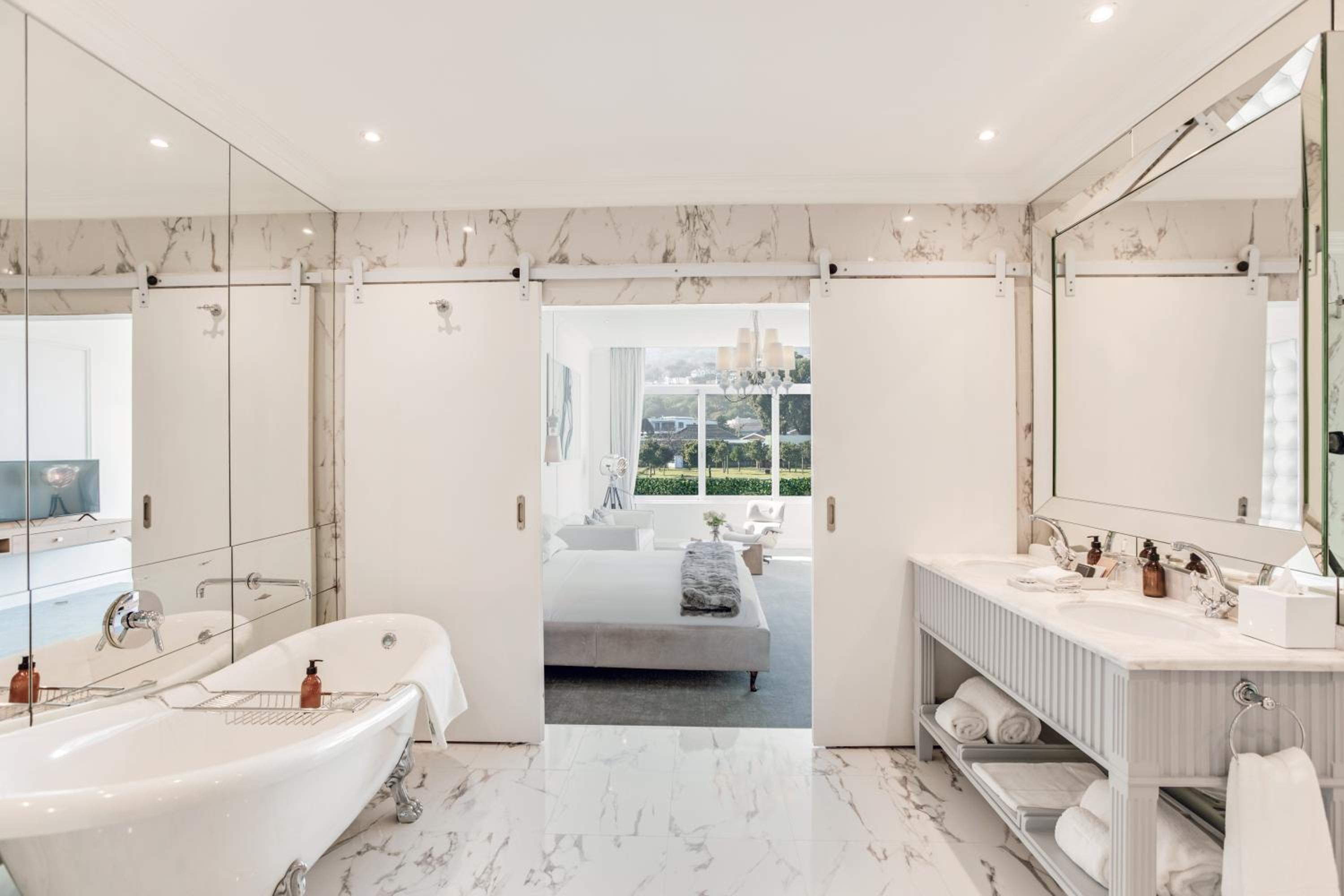 Superior Mountain Room with Bath