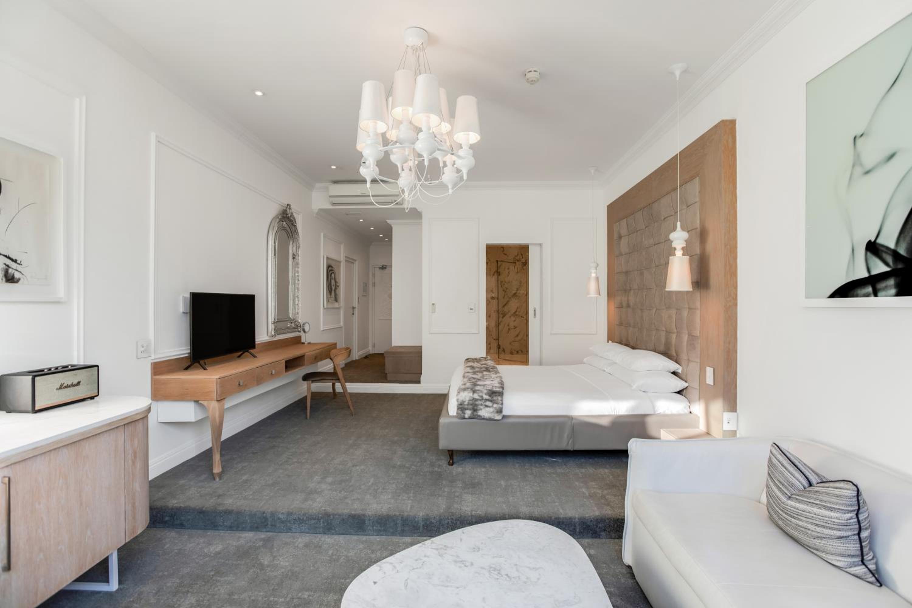 Superior Mountain Room with Bath