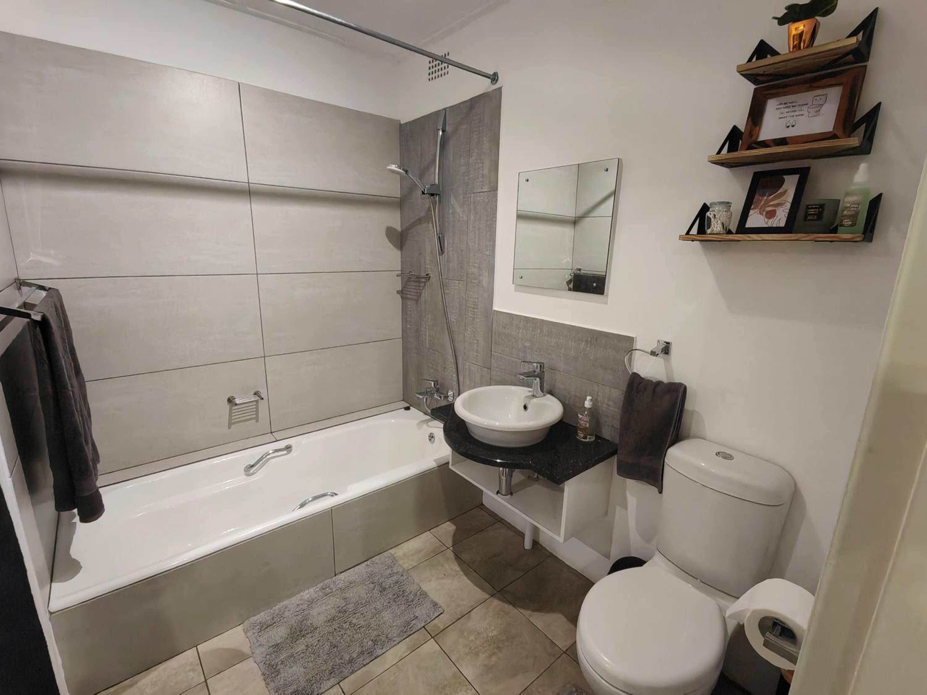 Three-Bedroom House photo 3