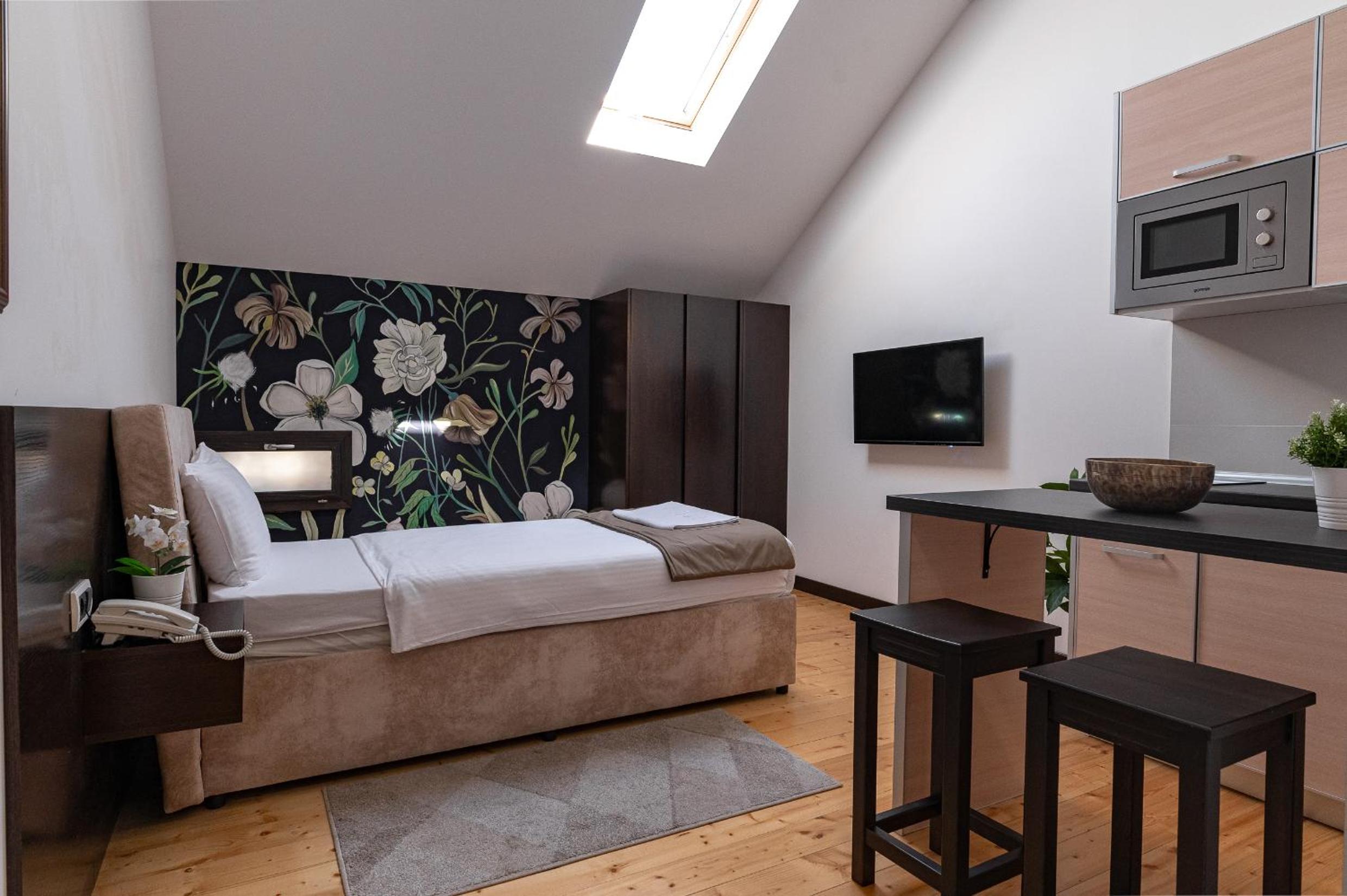 One-bedroom Loft Apartment  photo 2