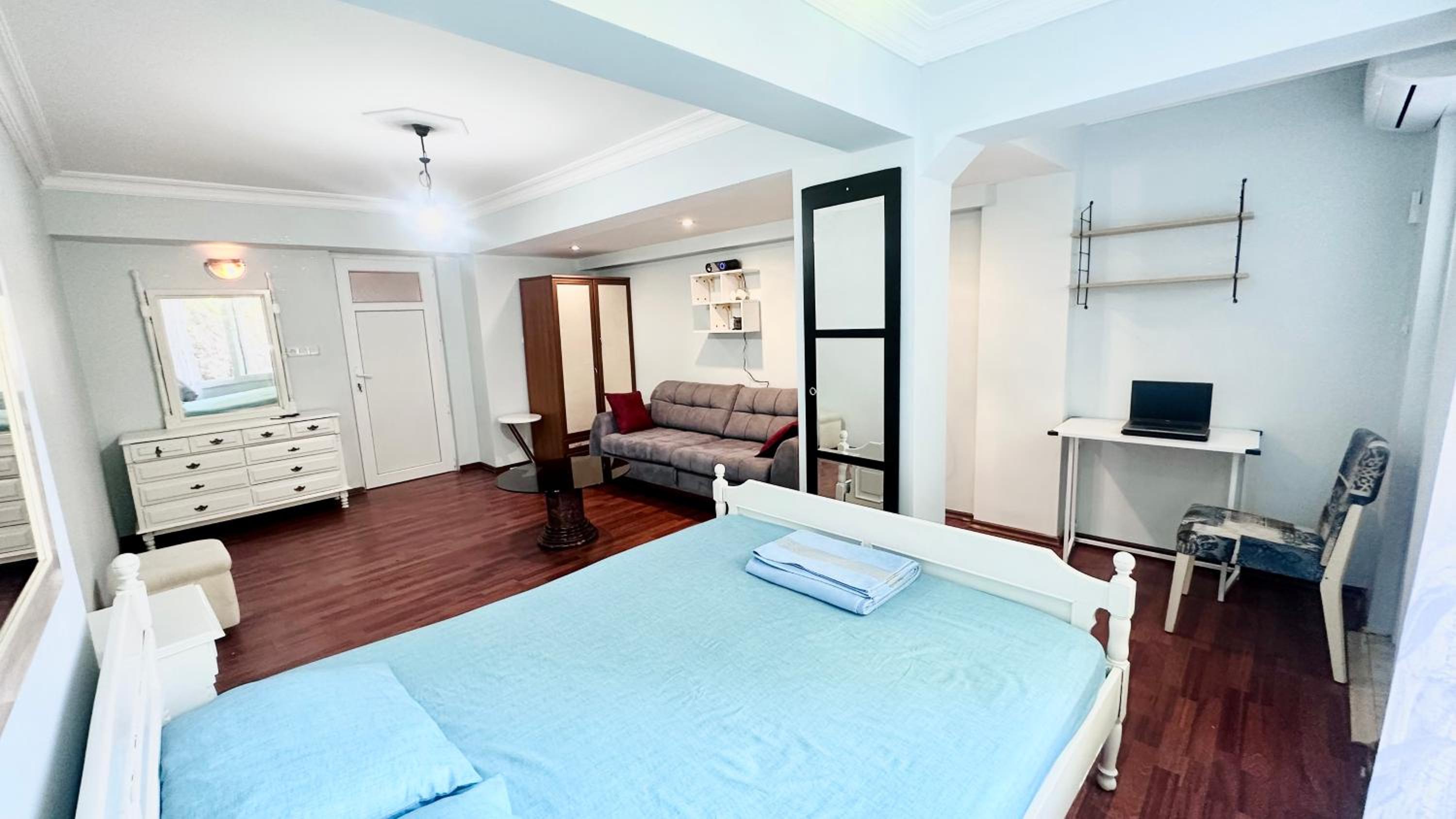 Three-Bedroom Apartment photo 1