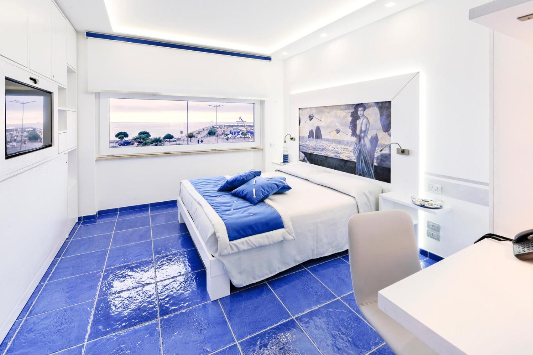 Deluxe Double Room with Sea View photo 3