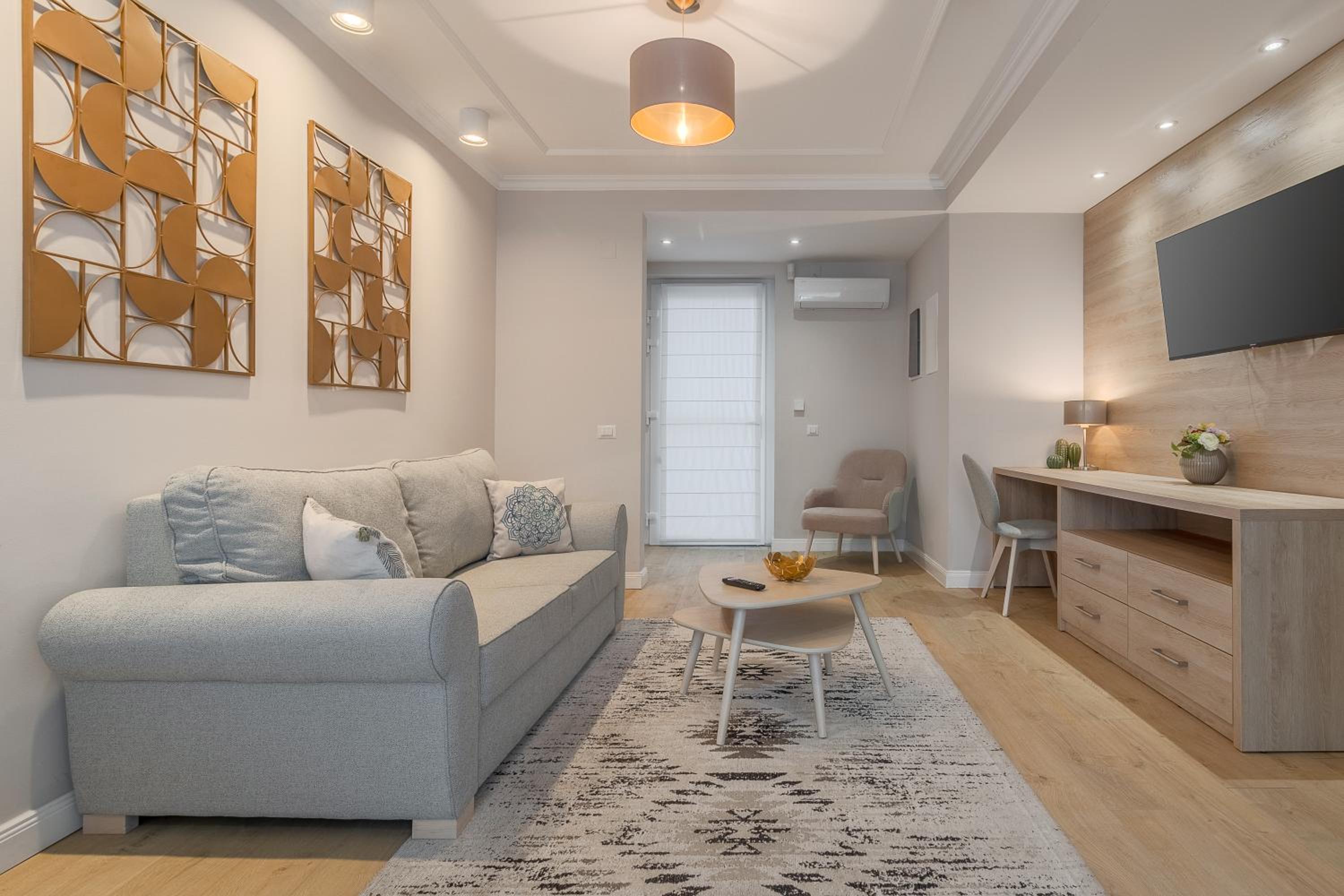 Apartment with Terrace - Photo 1