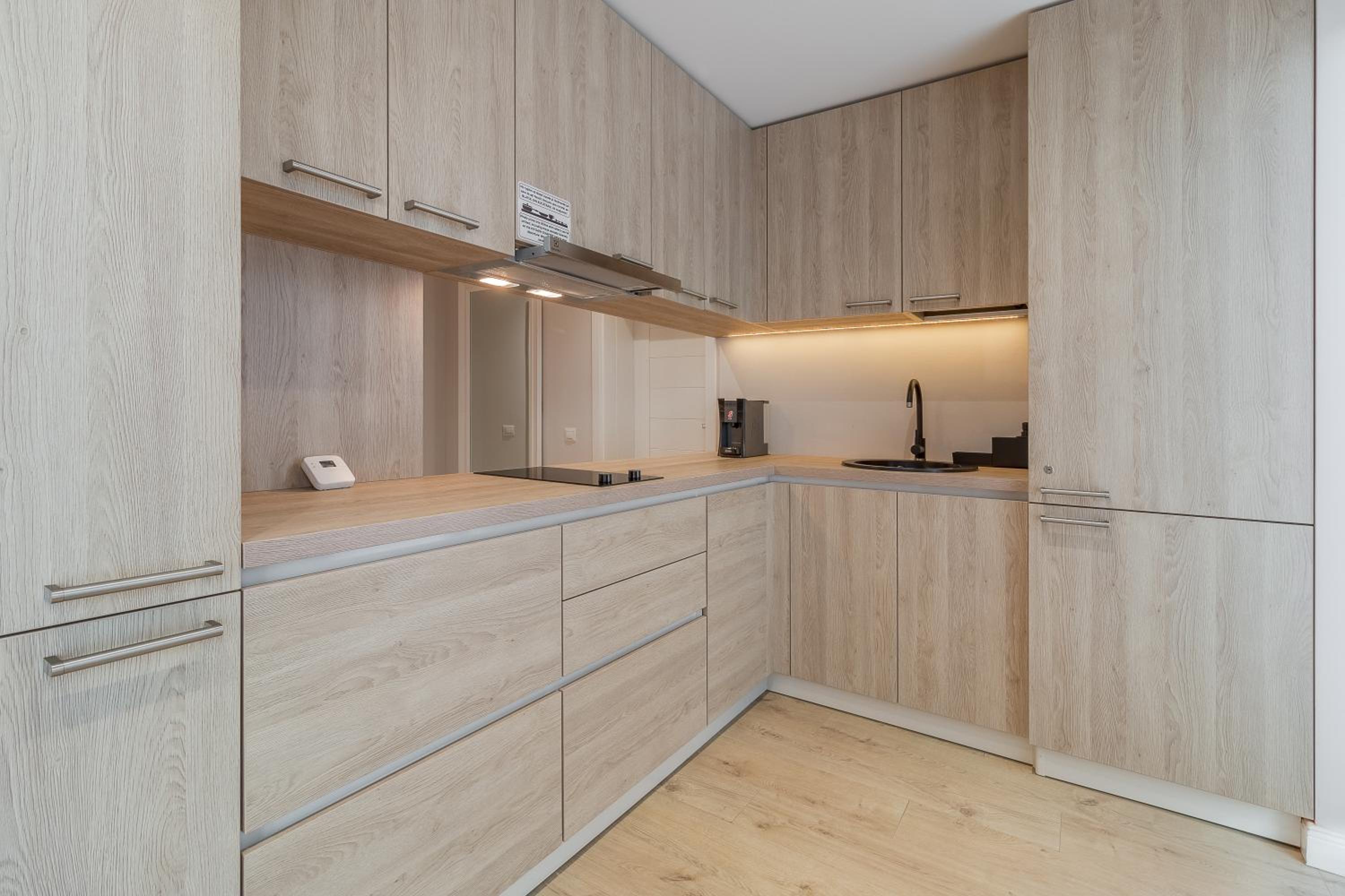 Apartment with Terrace - Photo 4