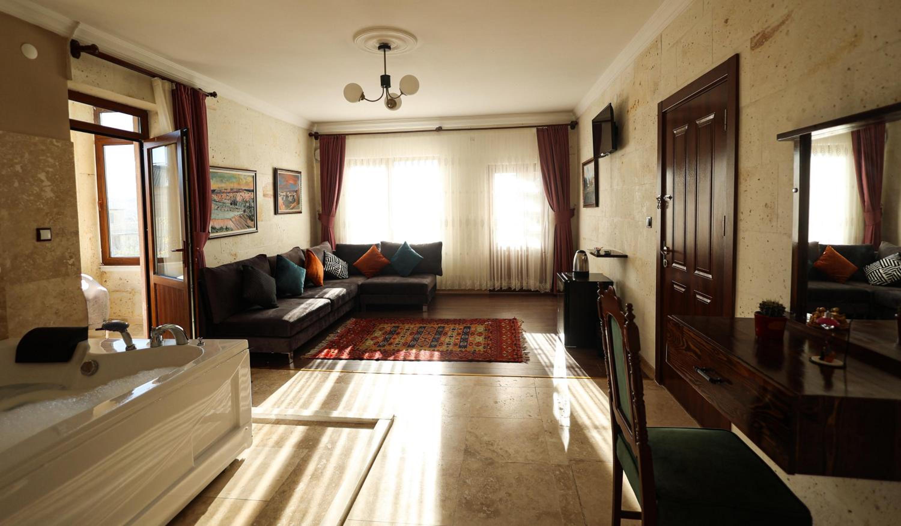 Queen Room with Spa Bath photo 1