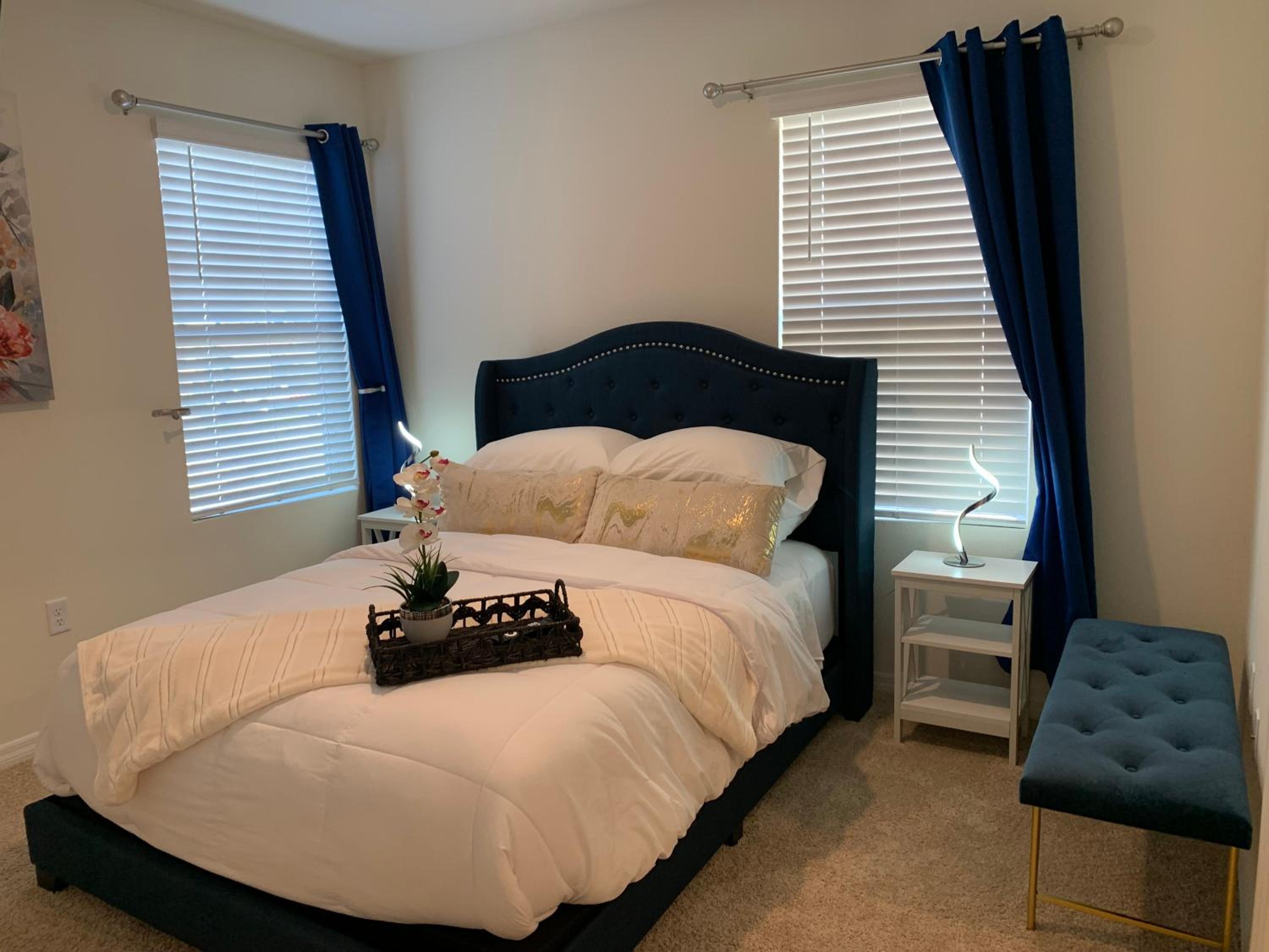 Deluxe Queen Suite photo 1