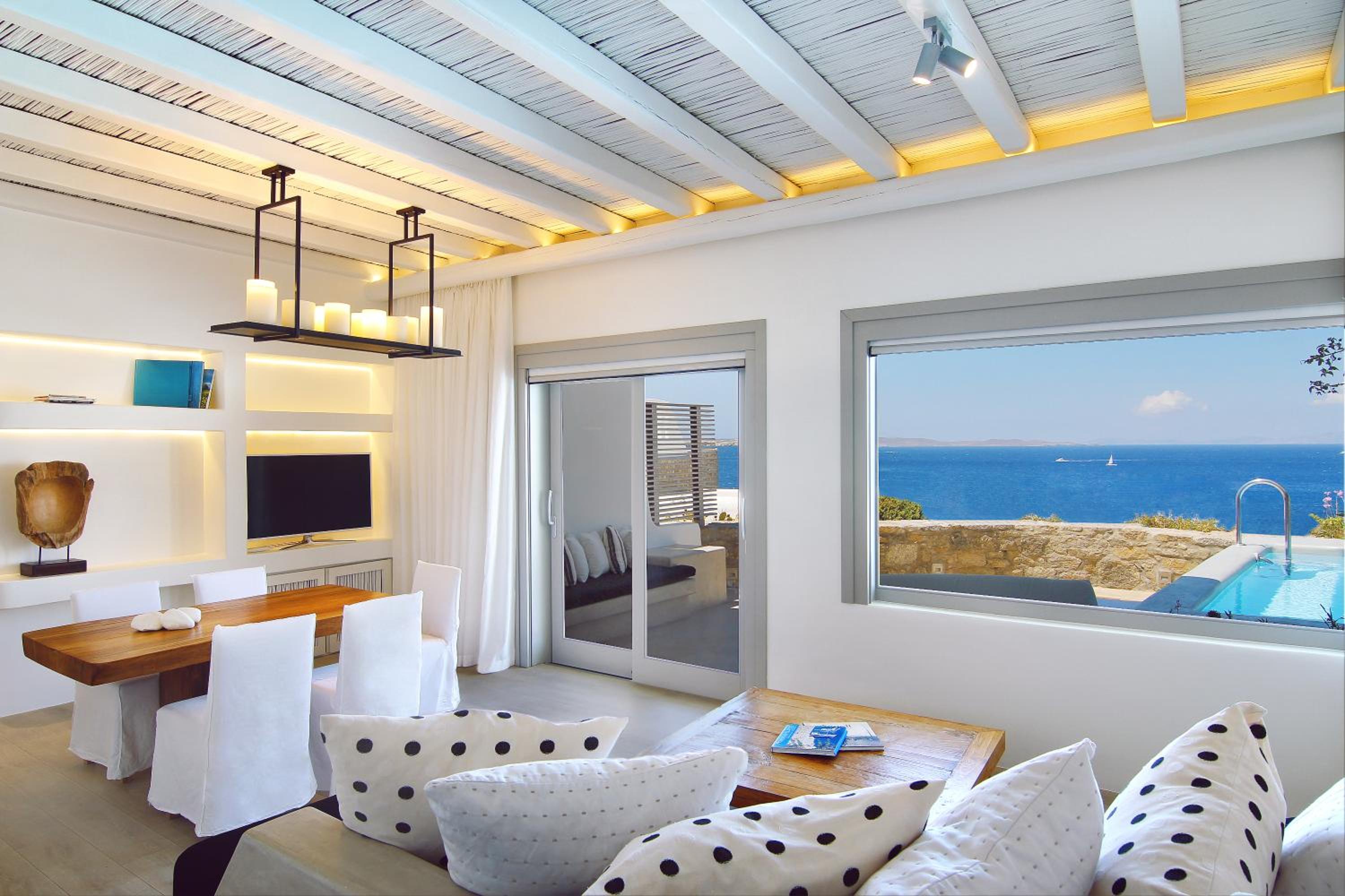 Suite with Private Pool photo 3