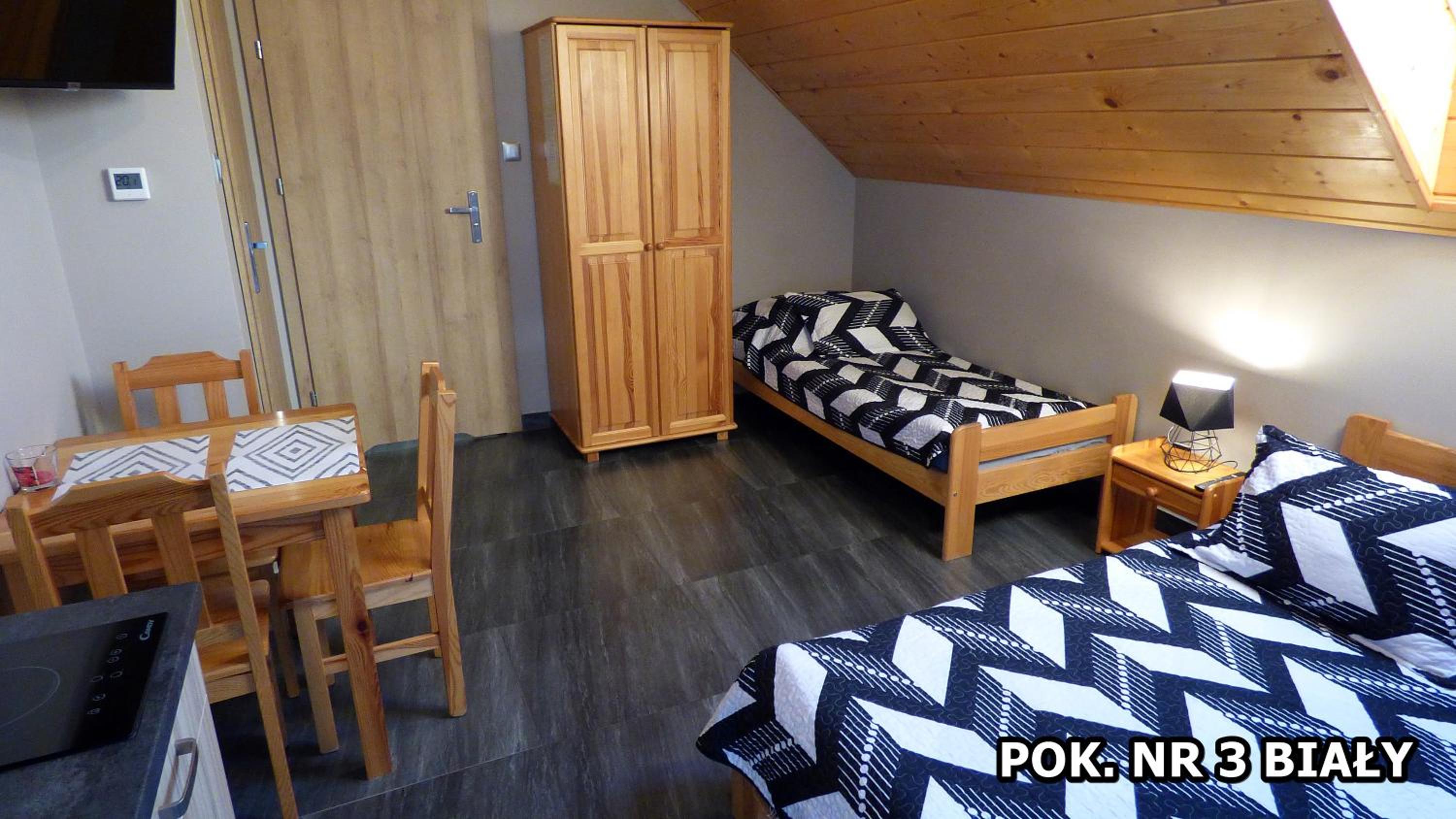 Deluxe Triple Room - Photo 23