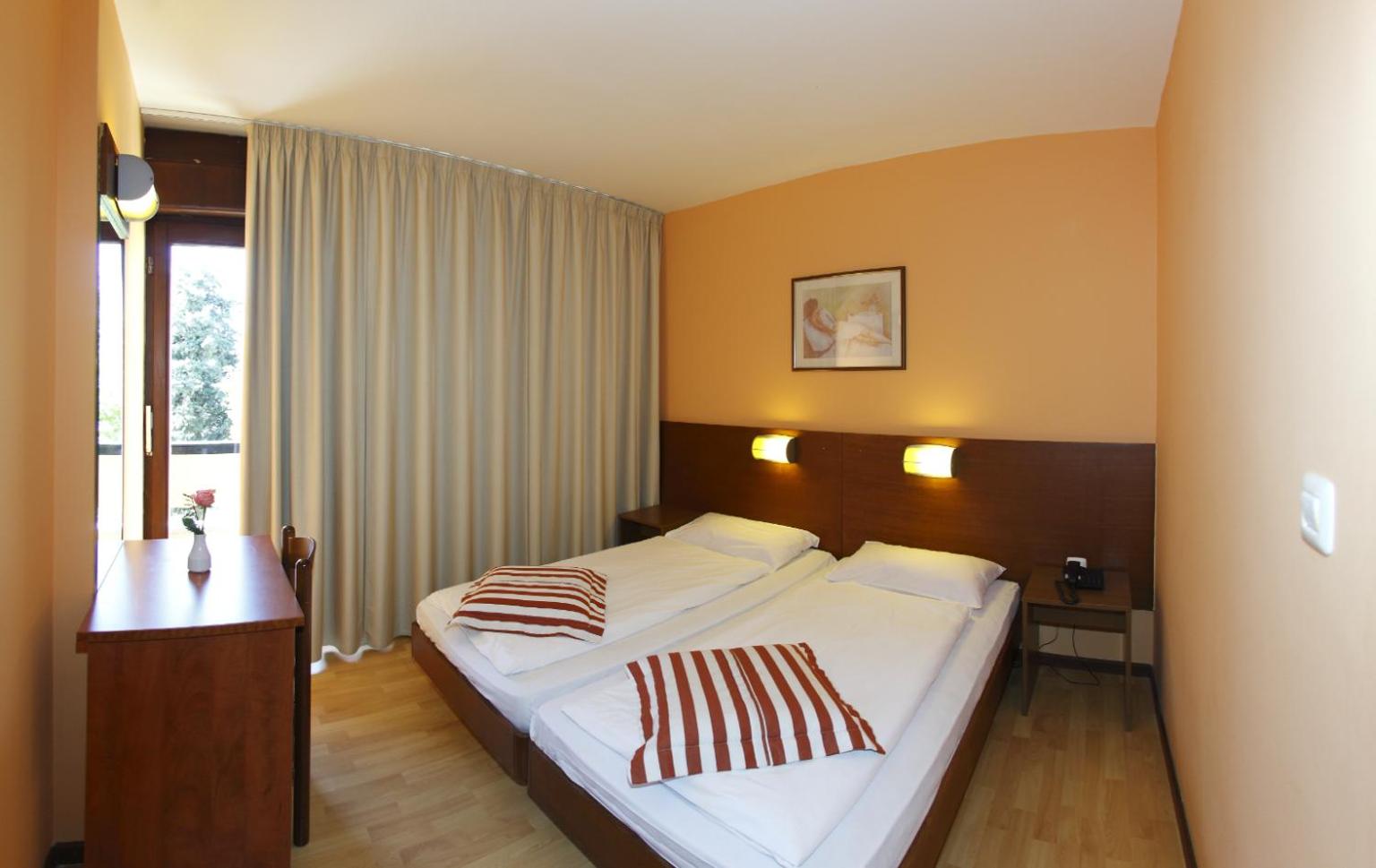 Economy Double or Twin Room photo 1