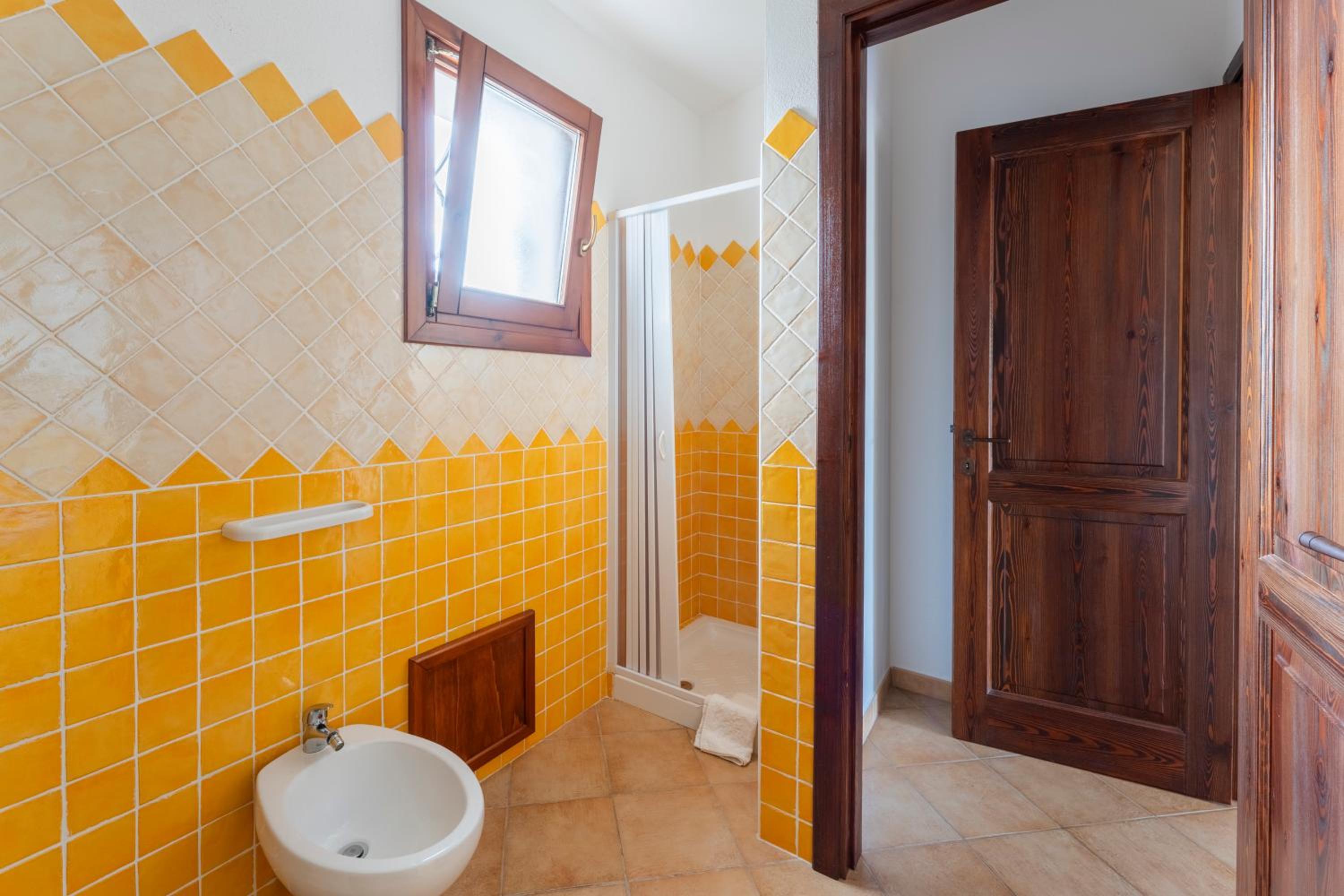 One-Bedroom Apartment with Sea View photo 2