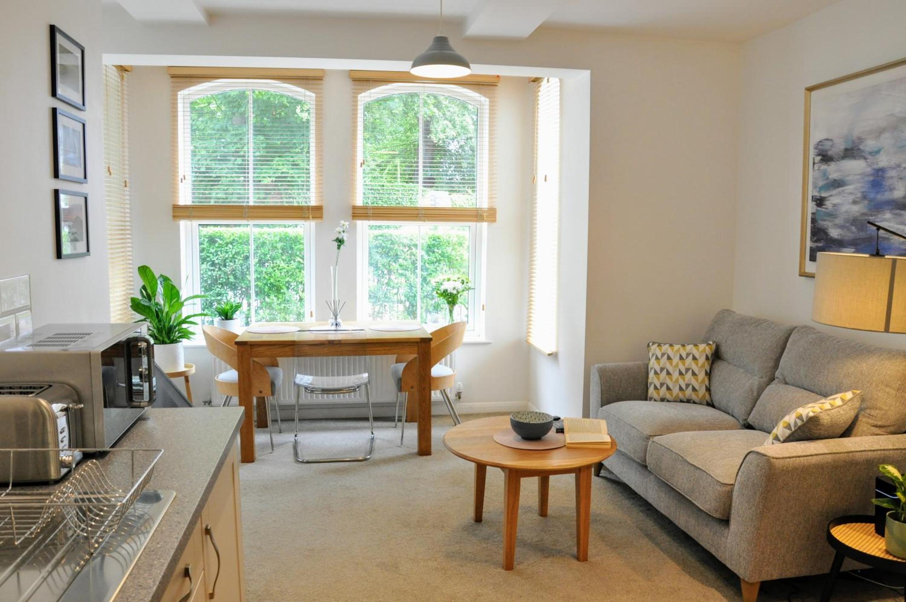 One-Bedroom Standard Apartment photo 1
