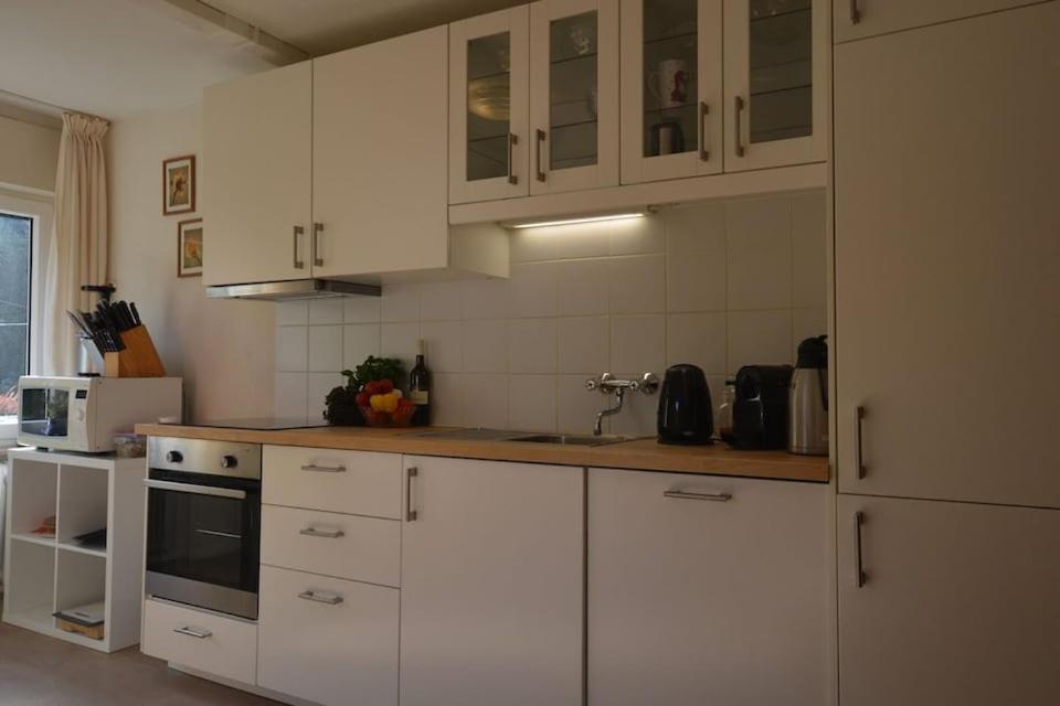 Five-Bedroom House photo 2