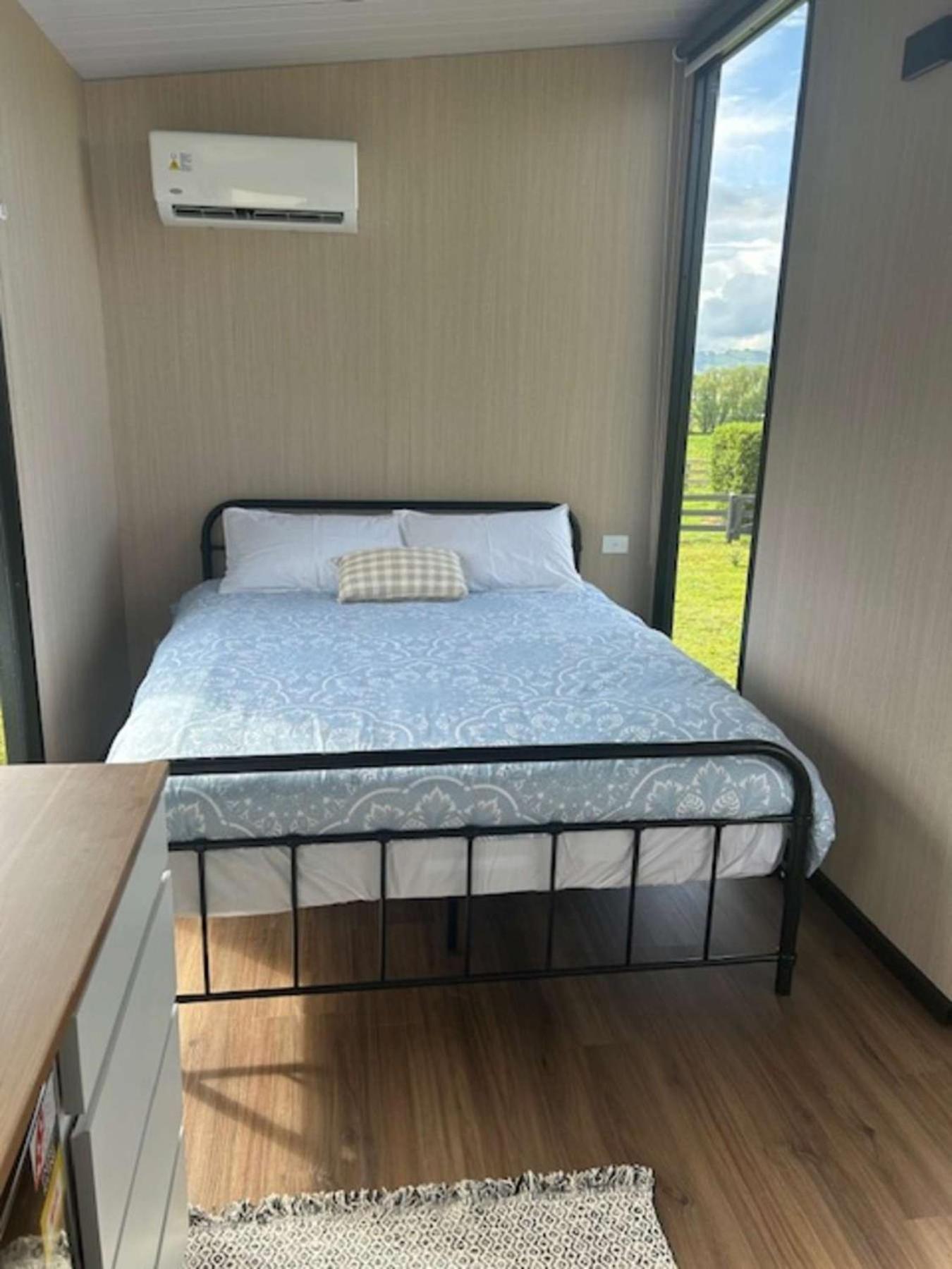 Mobile Home photo 3