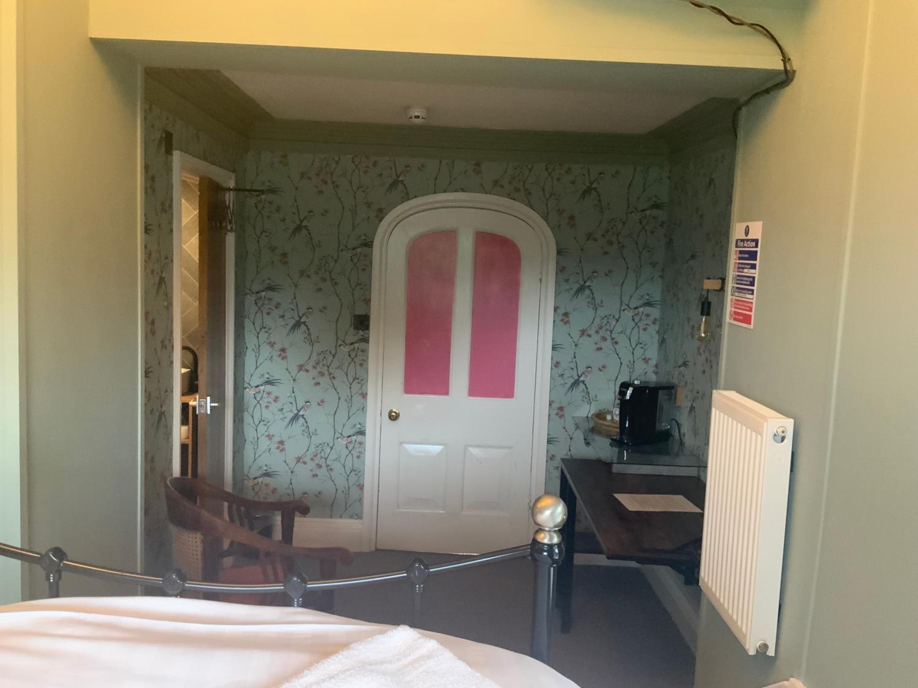 Single Room photo 3
