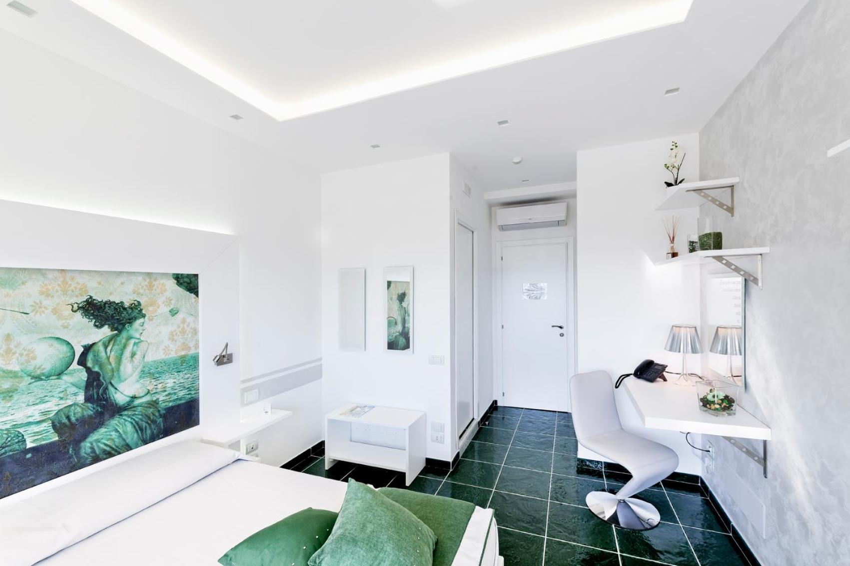 Deluxe Double Room with Sea View photo 3