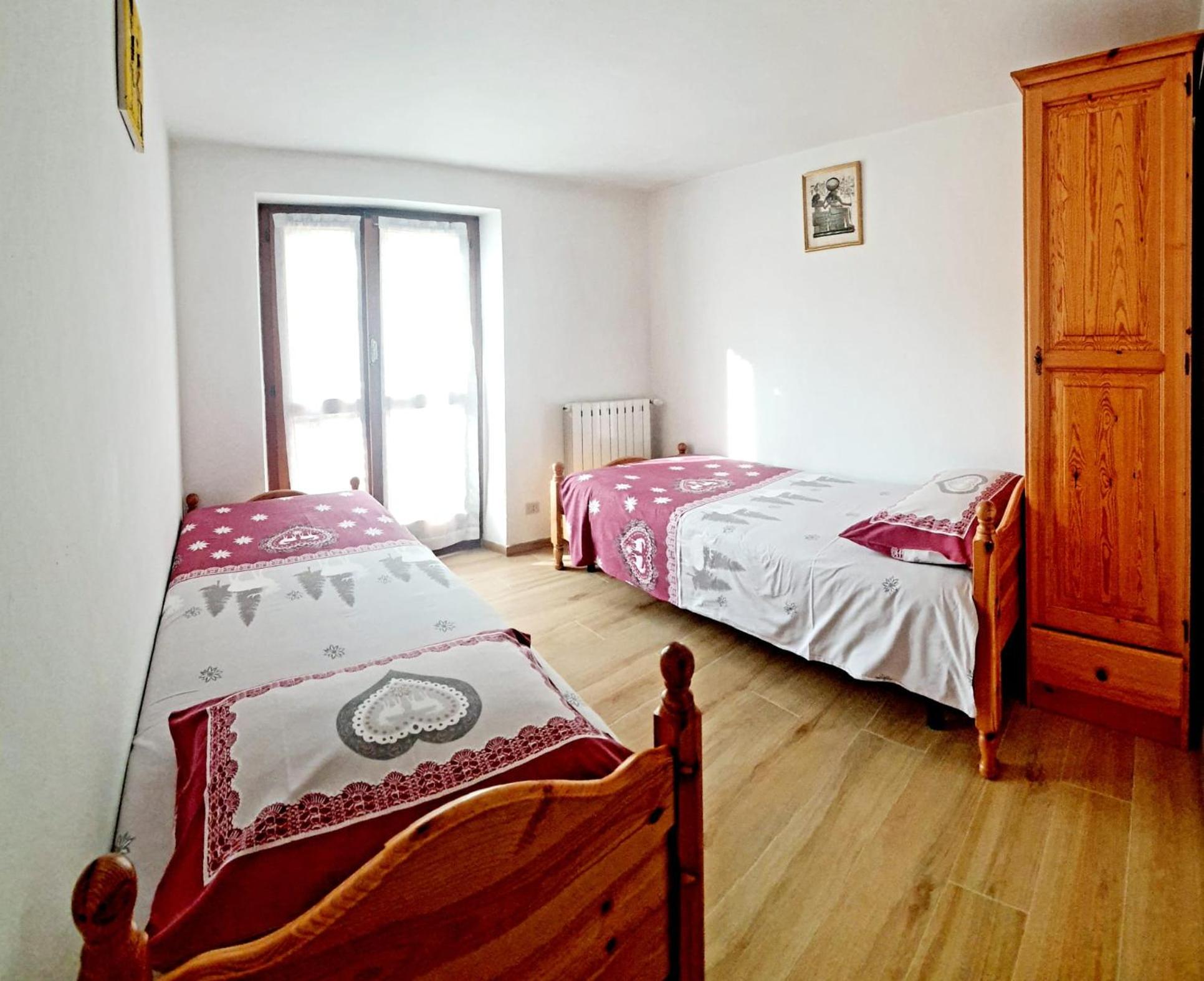 Apartment with Balcony photo 1