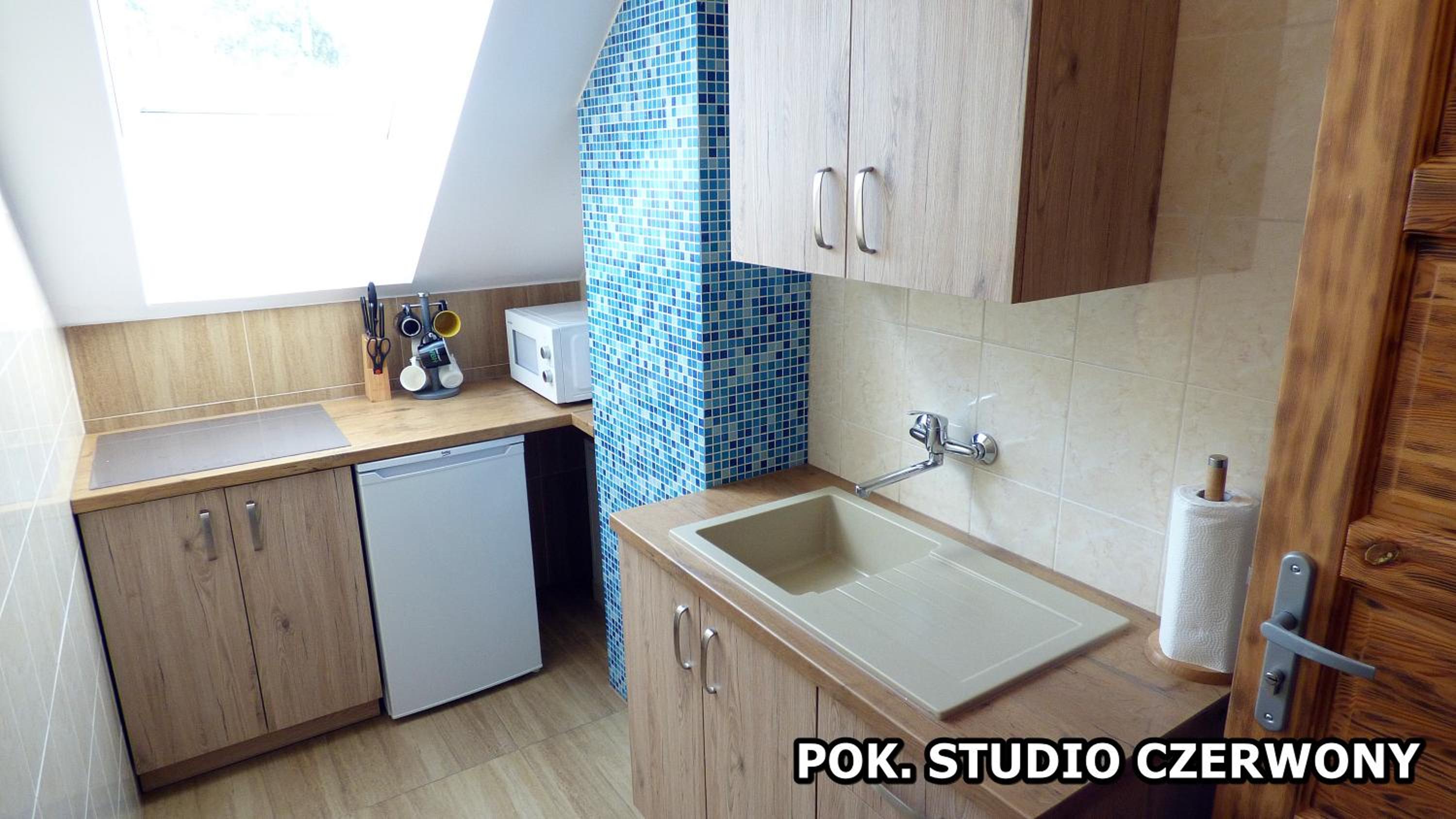 Studio with Balcony - Photo 11